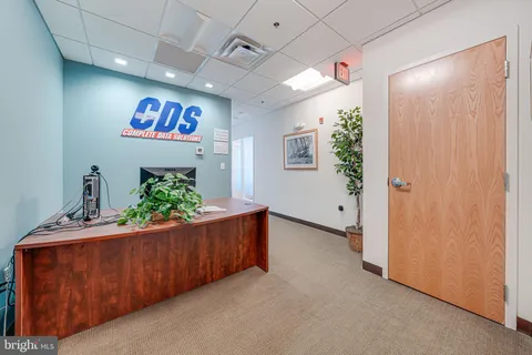 7115 Leesburg Pike Unit 317, Falls Church, VA MLS: VAFX2239186