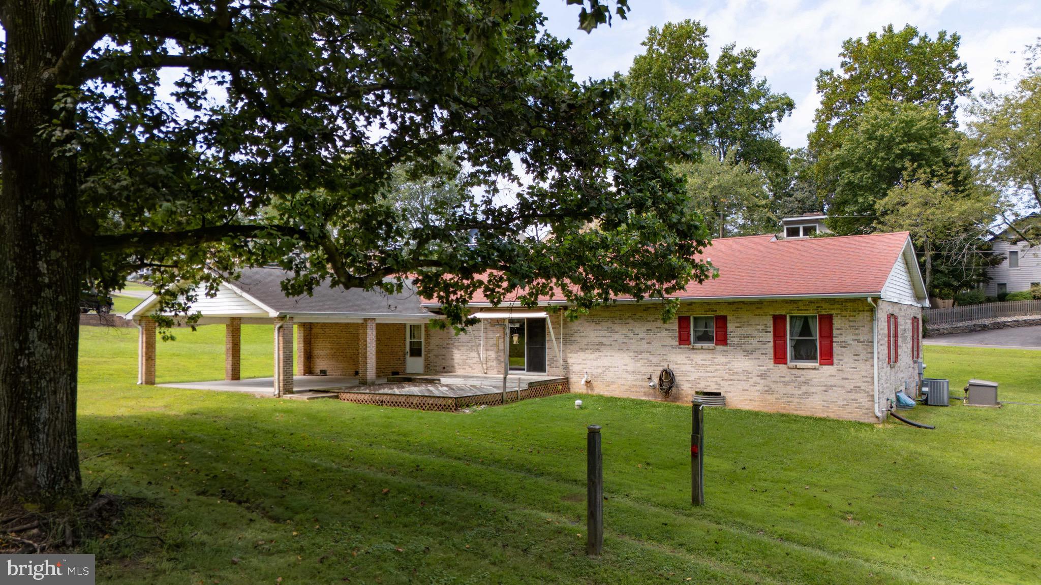 CHESAPEAKE ISLE - Residential