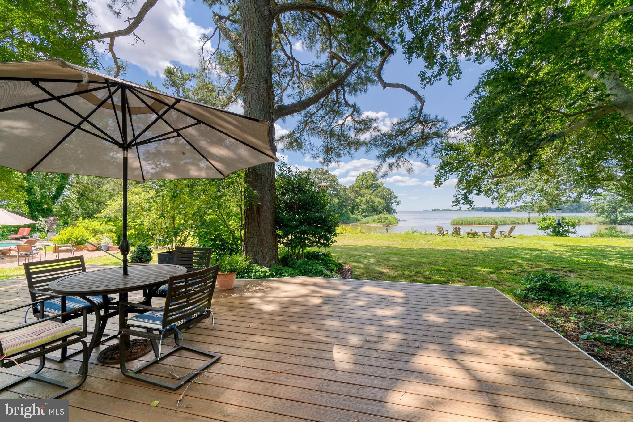 BROAD NECK - Residential