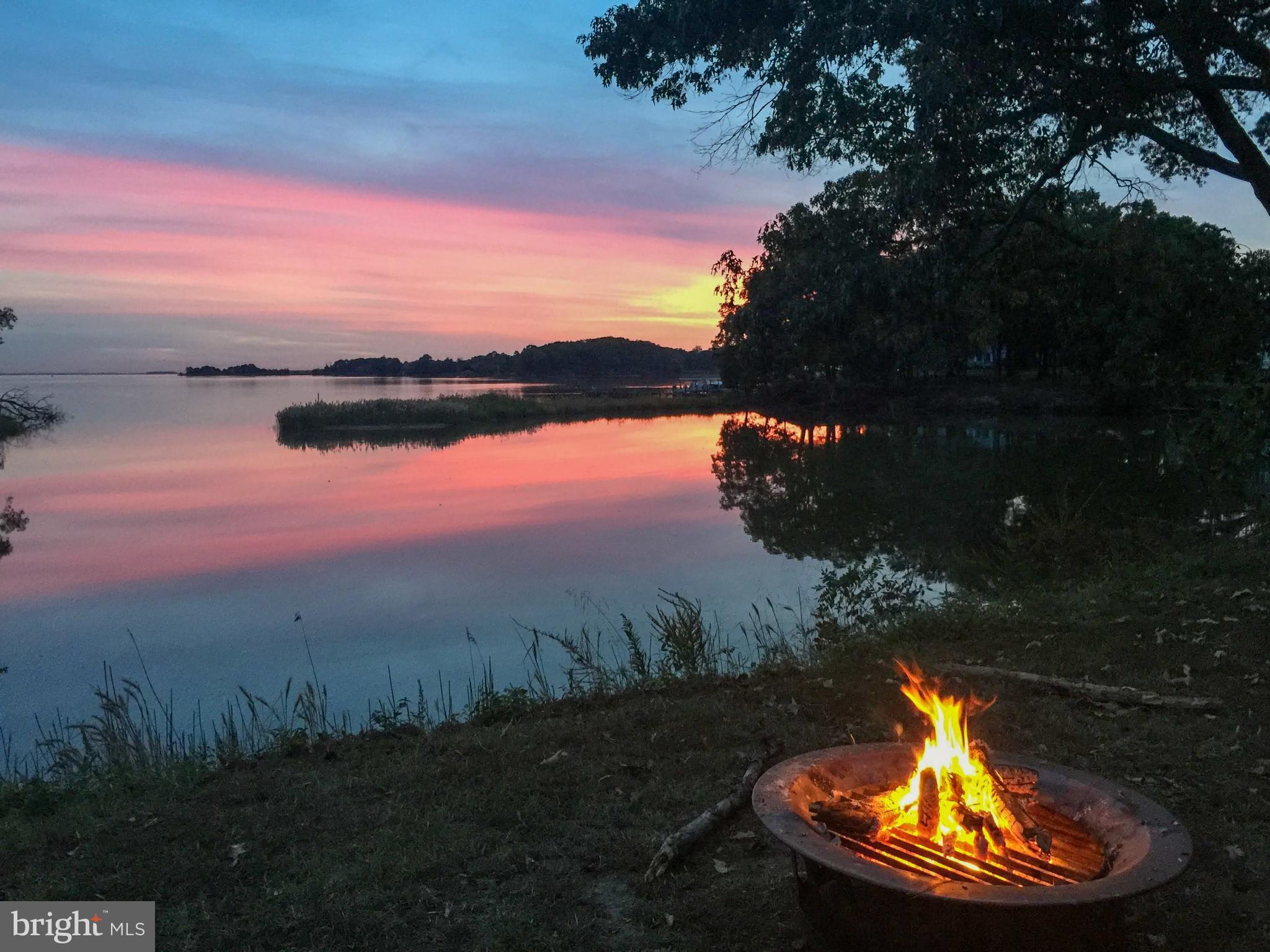 BROAD NECK - Residential