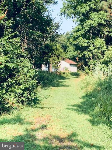 BROAD NECK - Residential