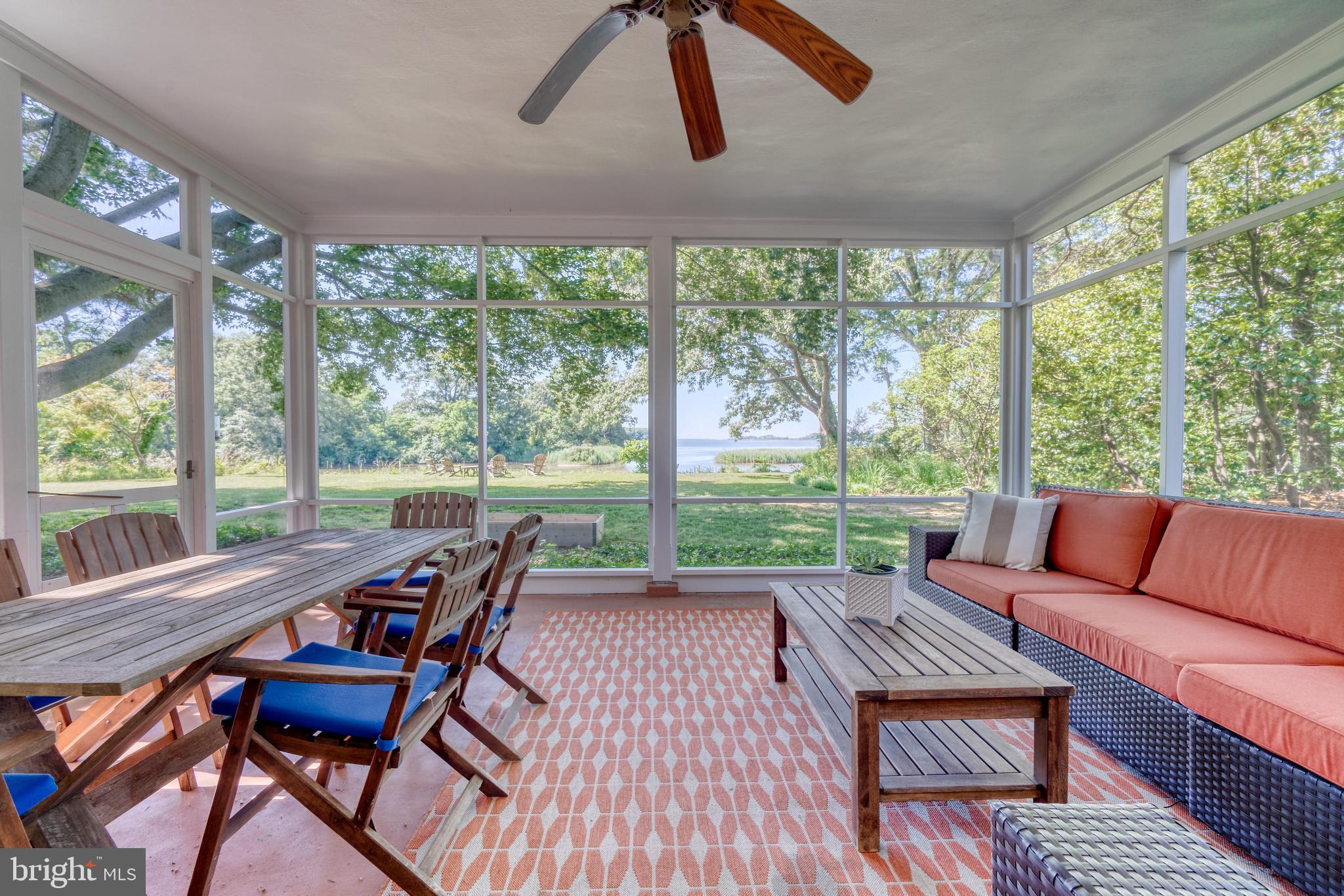 BROAD NECK - Residential