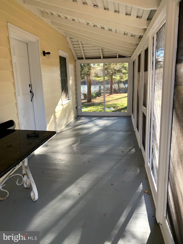 BROAD NECK - Residential