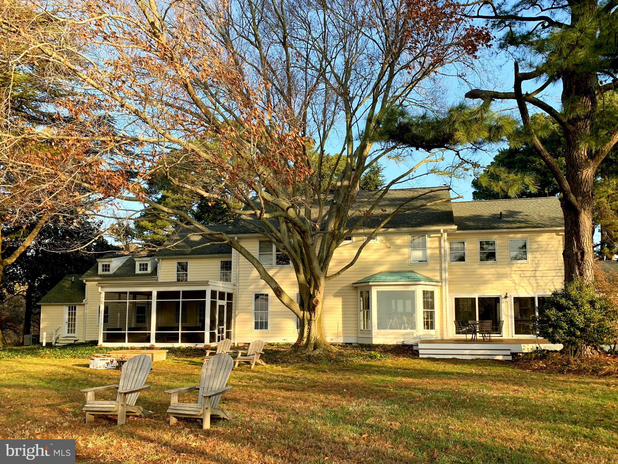 BROAD NECK - Residential