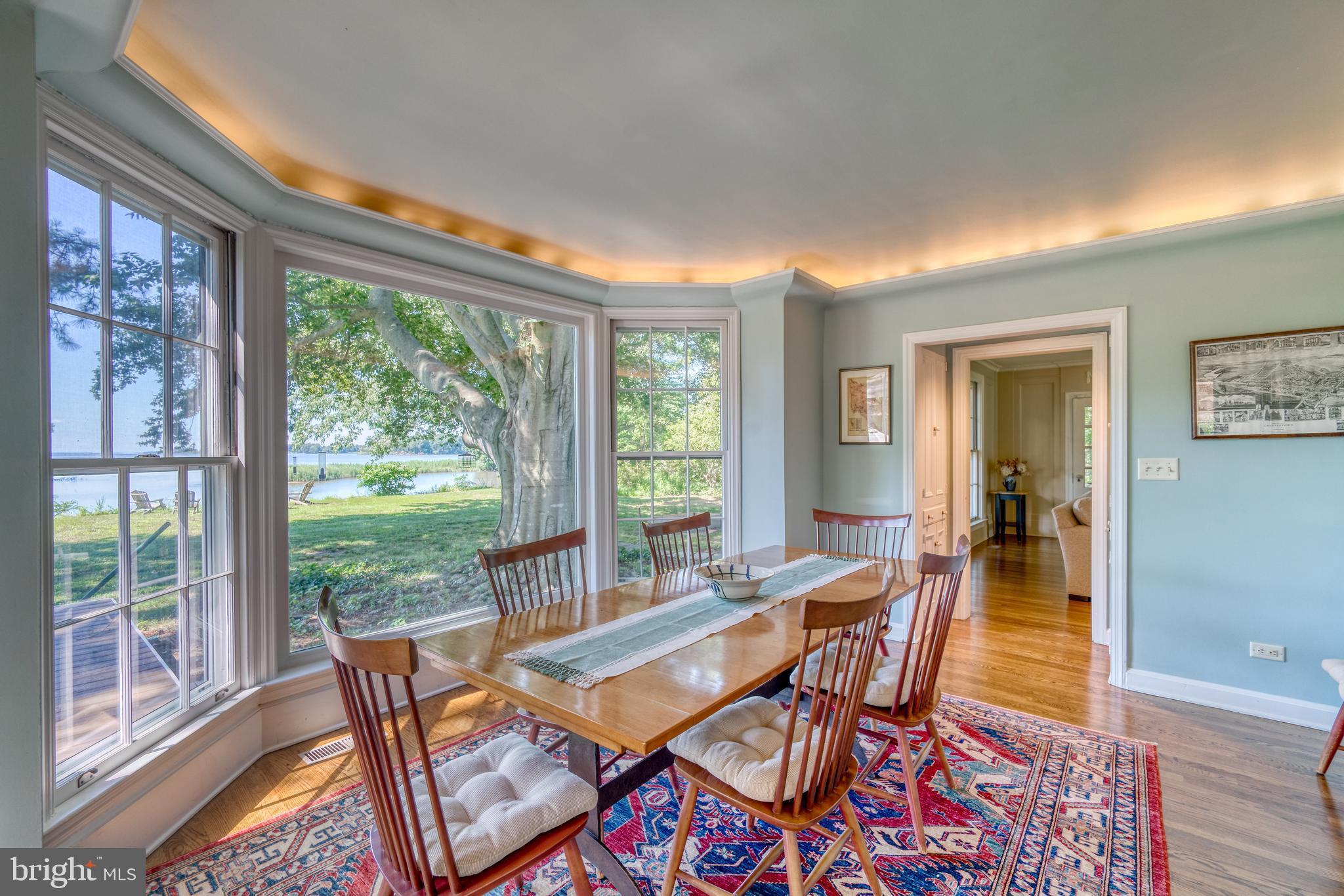 BROAD NECK - Residential