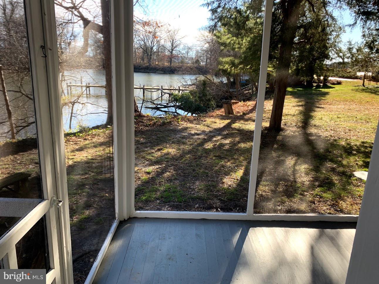 BROAD NECK - Residential