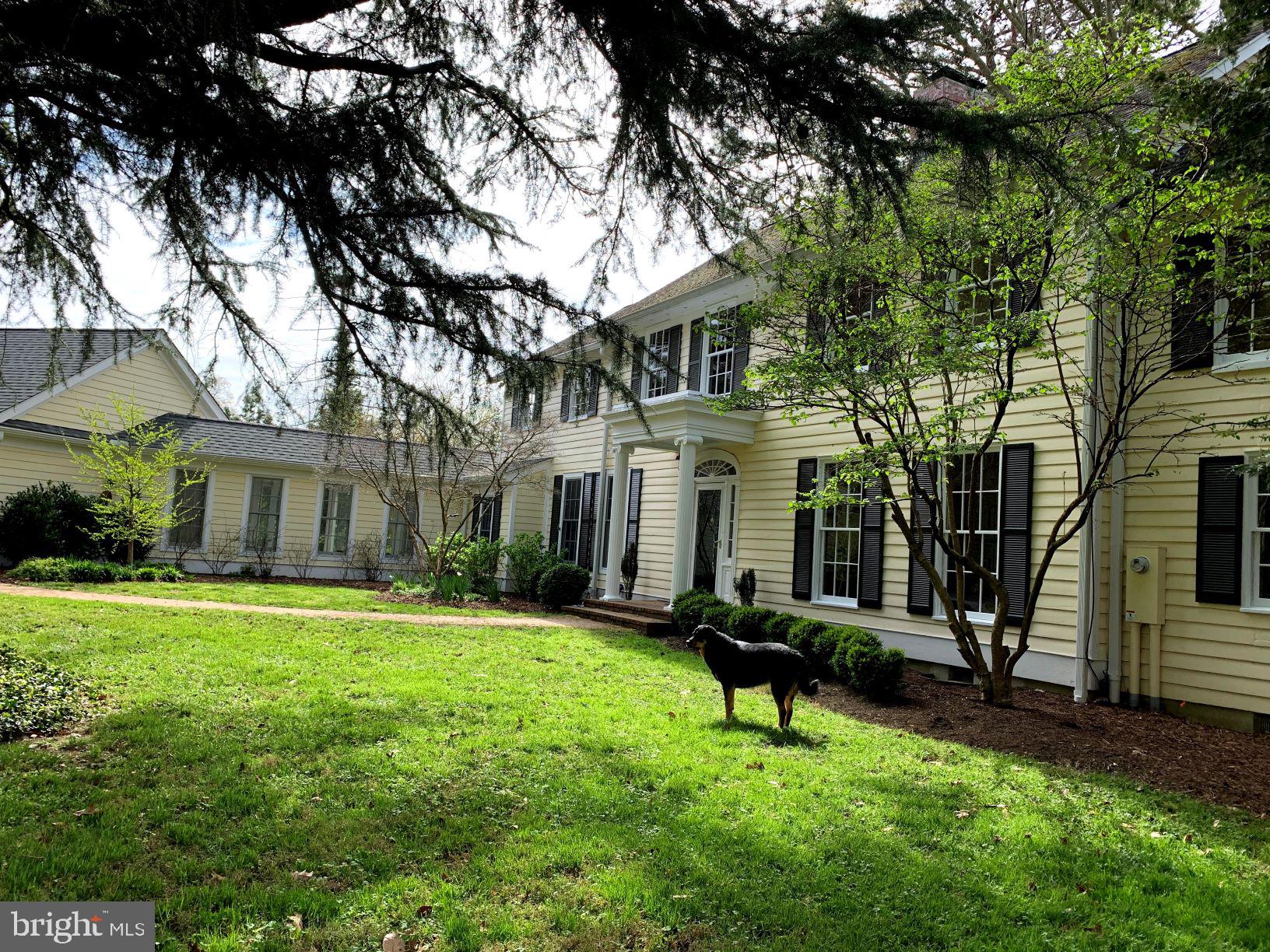 BROAD NECK - Residential