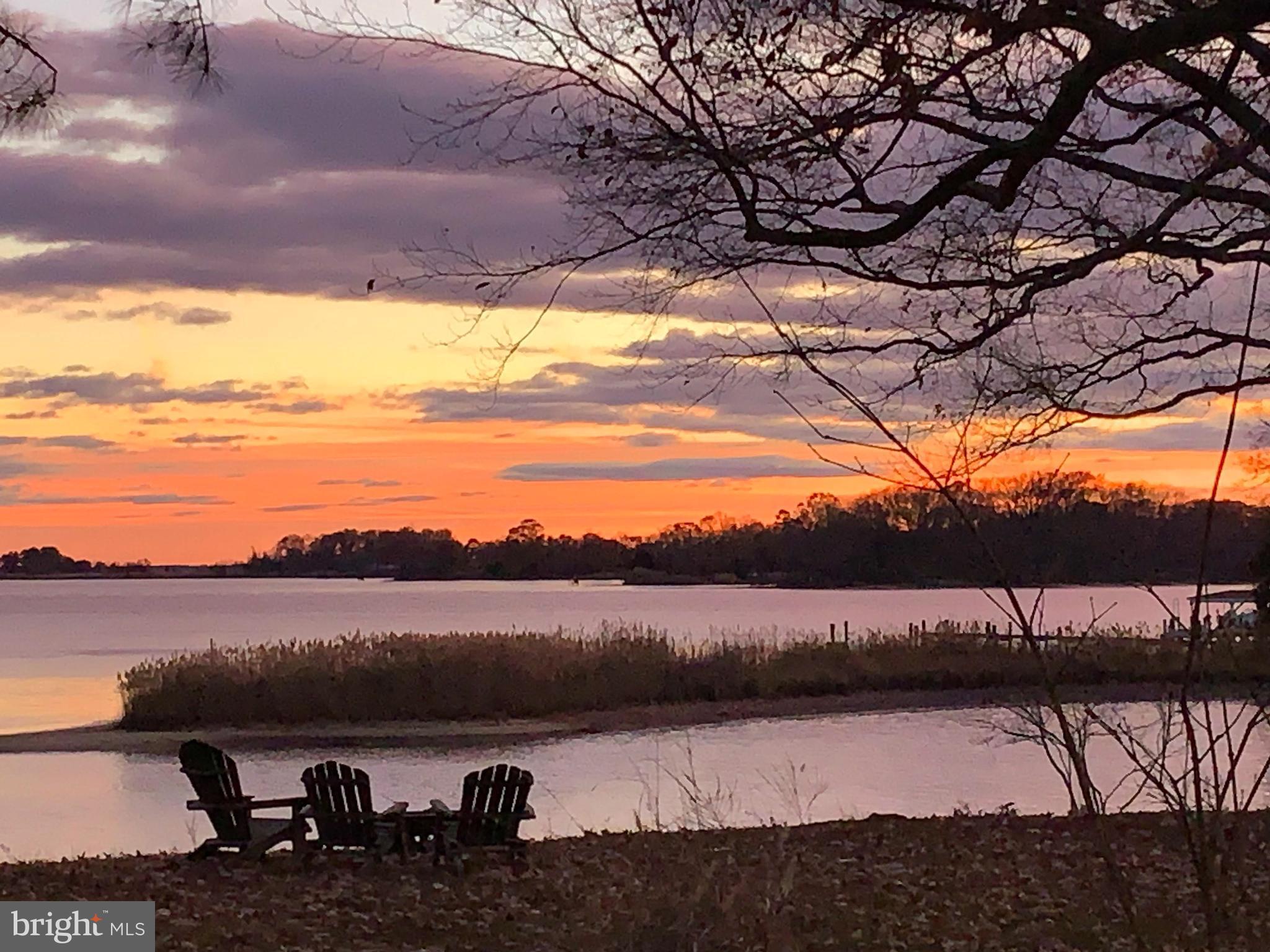 BROAD NECK - Residential