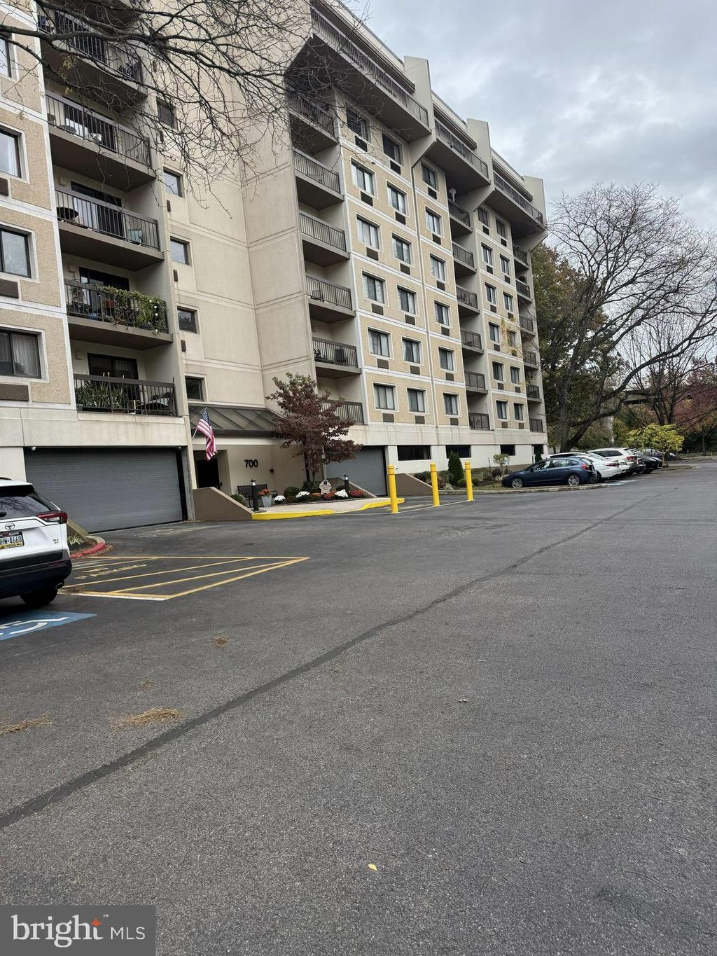 Photo of 700 Avondale Road #3J, WALLINGFORD, PA 19086 (MLS # PADE2102750)
