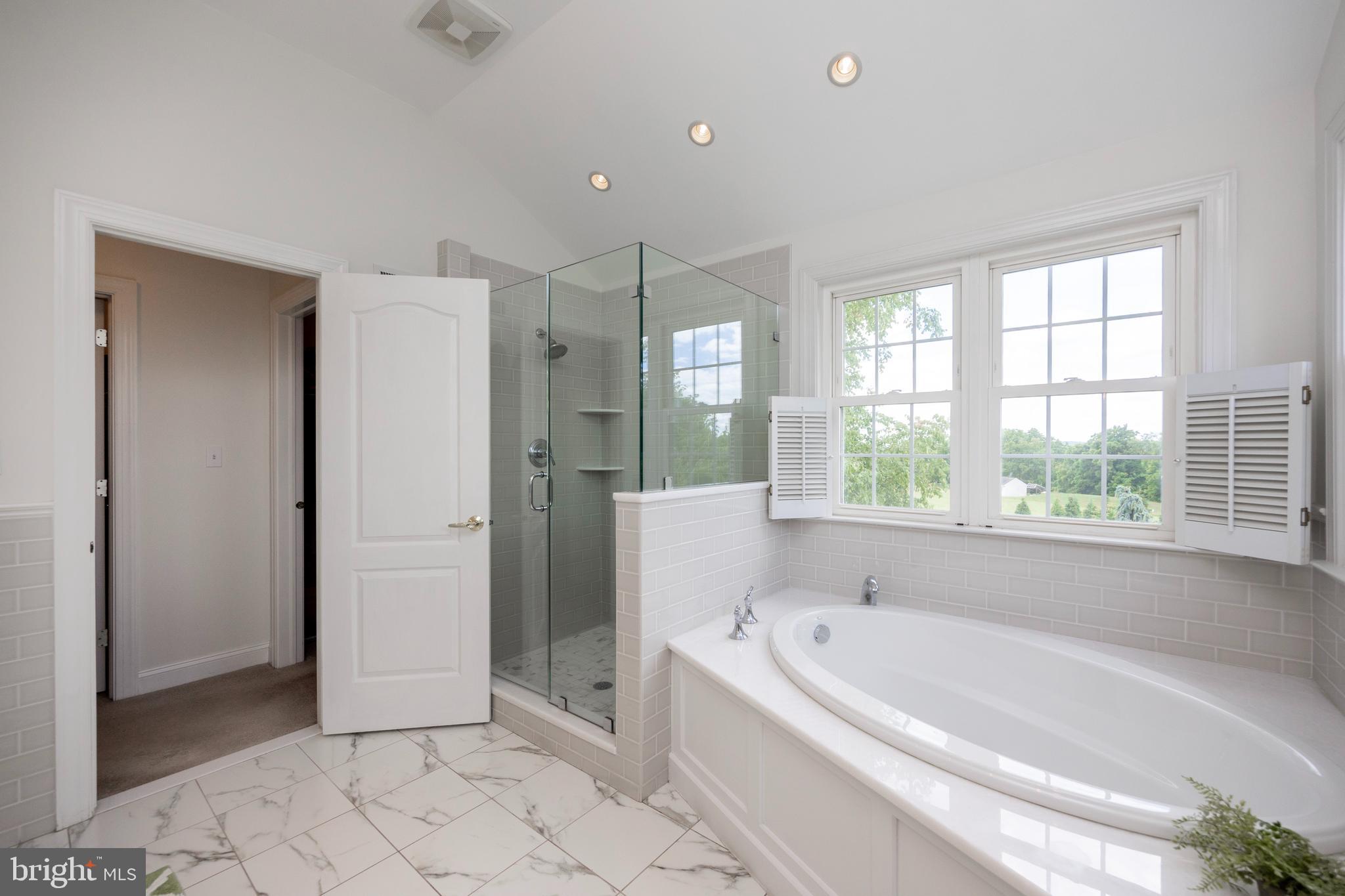 EAGLES PEAK - Residential