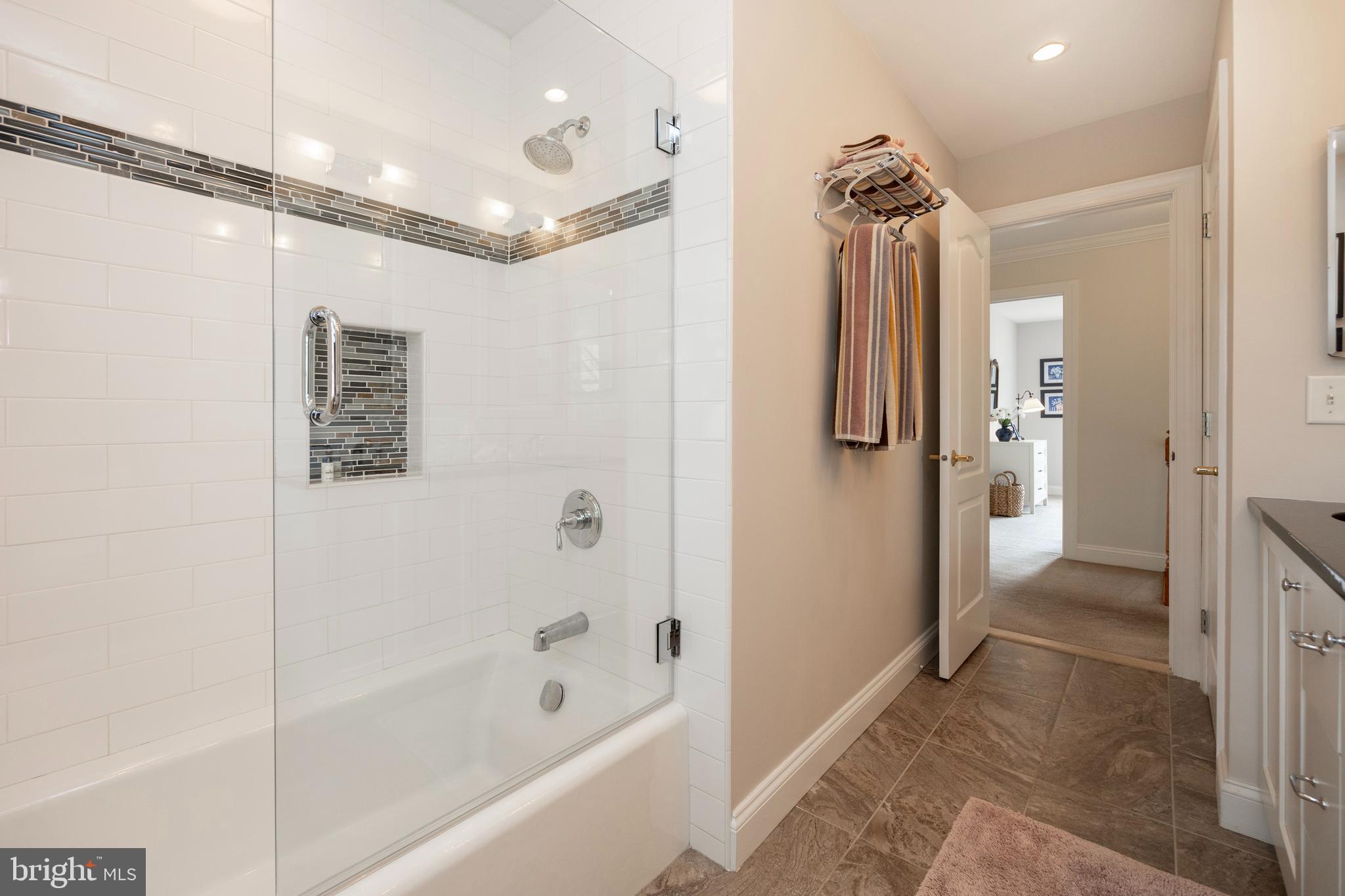 EAGLES PEAK - Residential