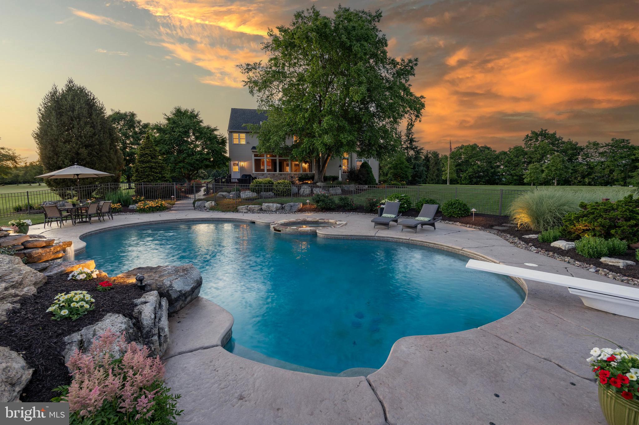 EAGLES PEAK - Residential