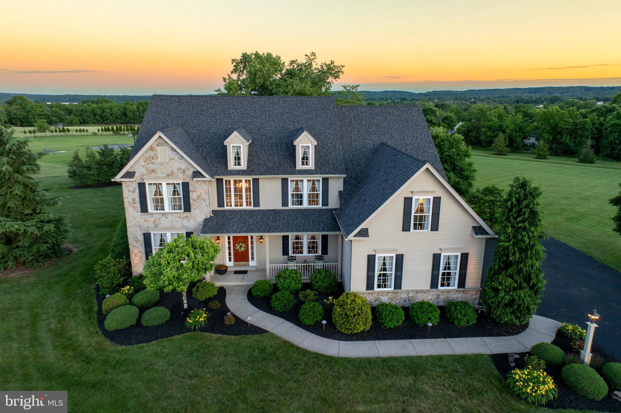 EAGLES PEAK - Residential