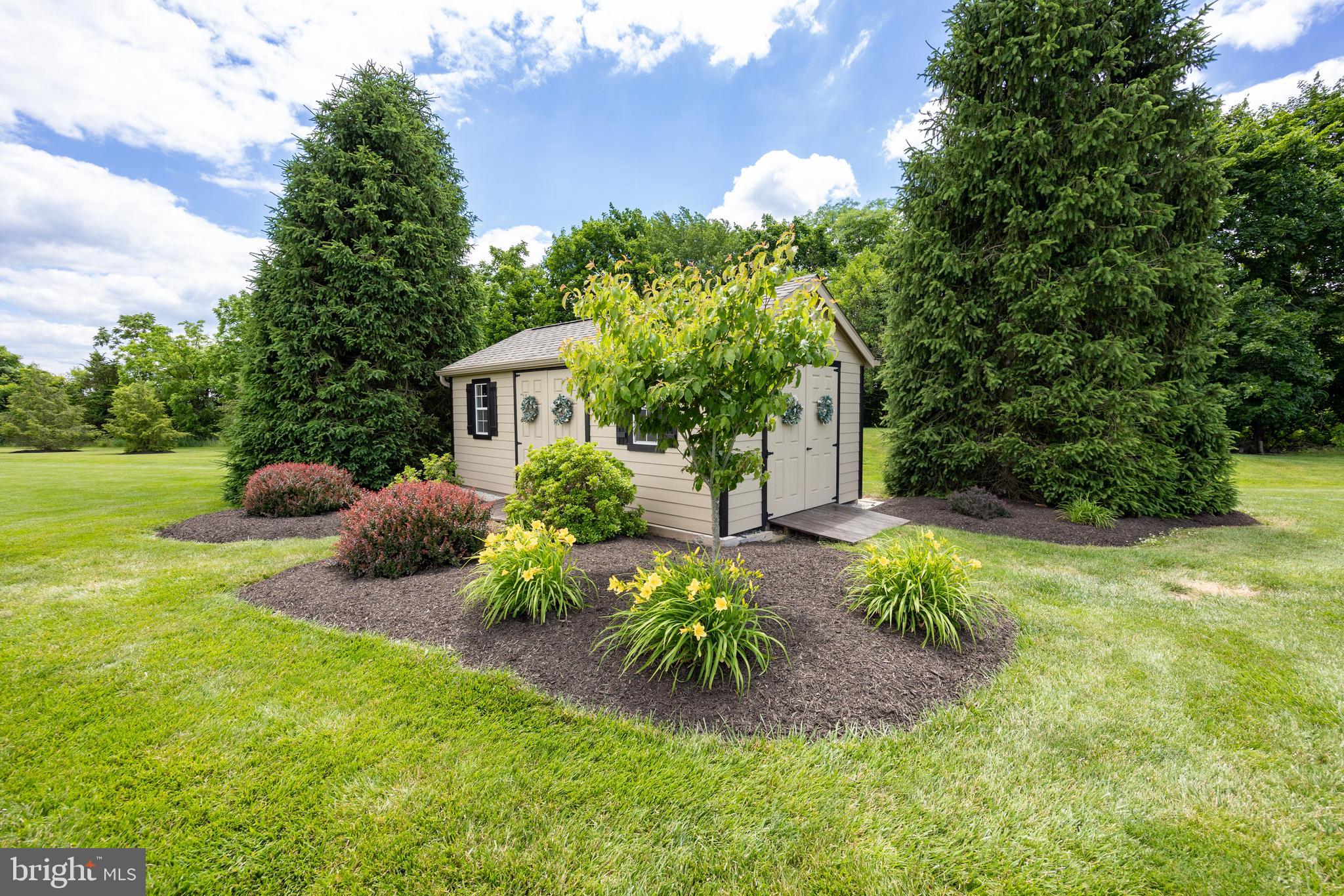 EAGLES PEAK - Residential