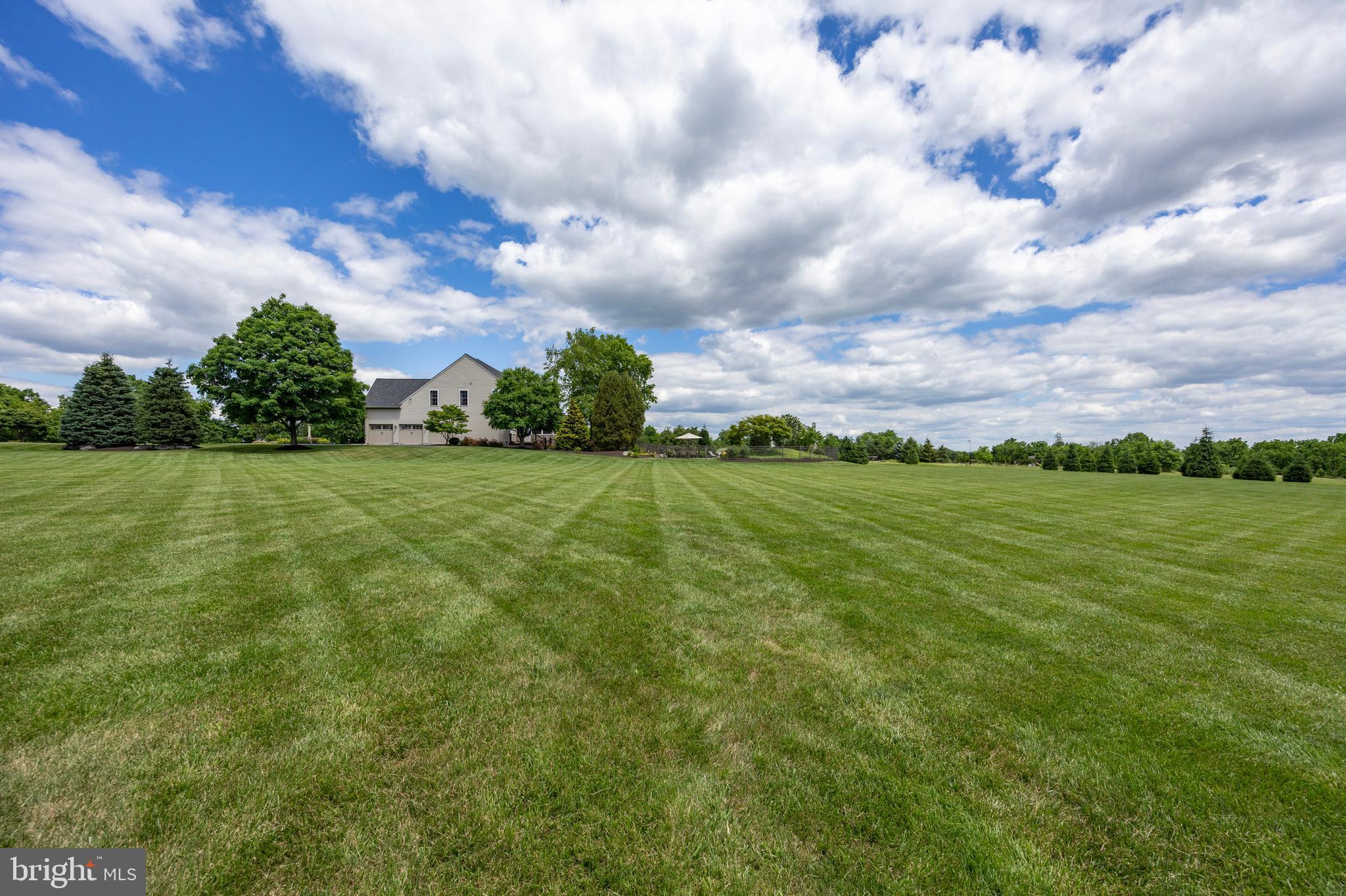 EAGLES PEAK - Residential