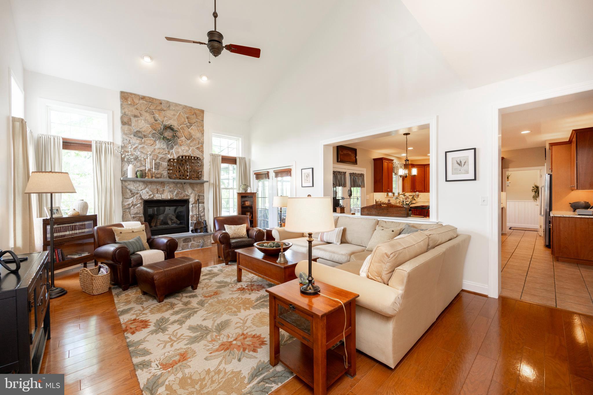 EAGLES PEAK - Residential