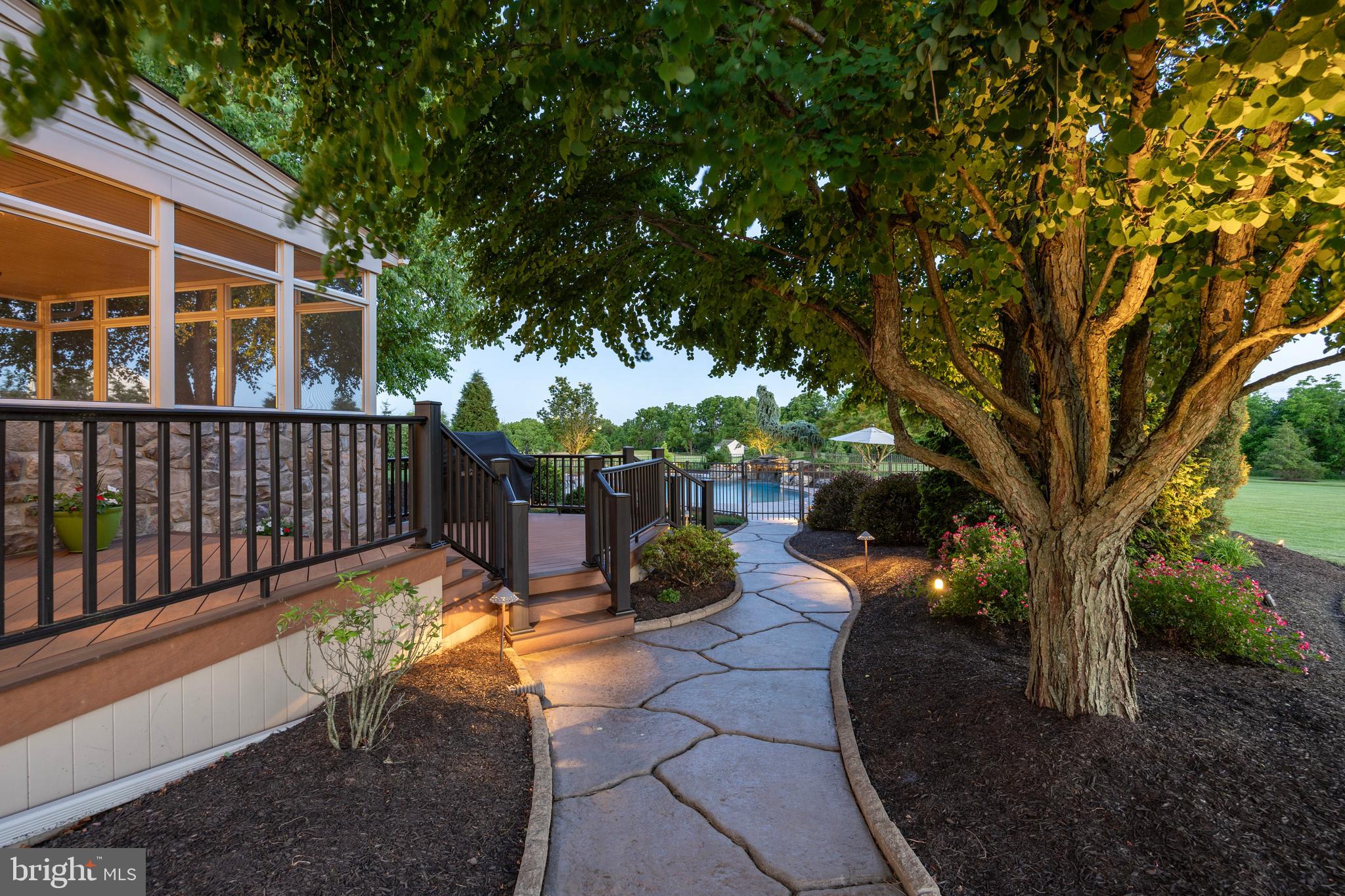 EAGLES PEAK - Residential