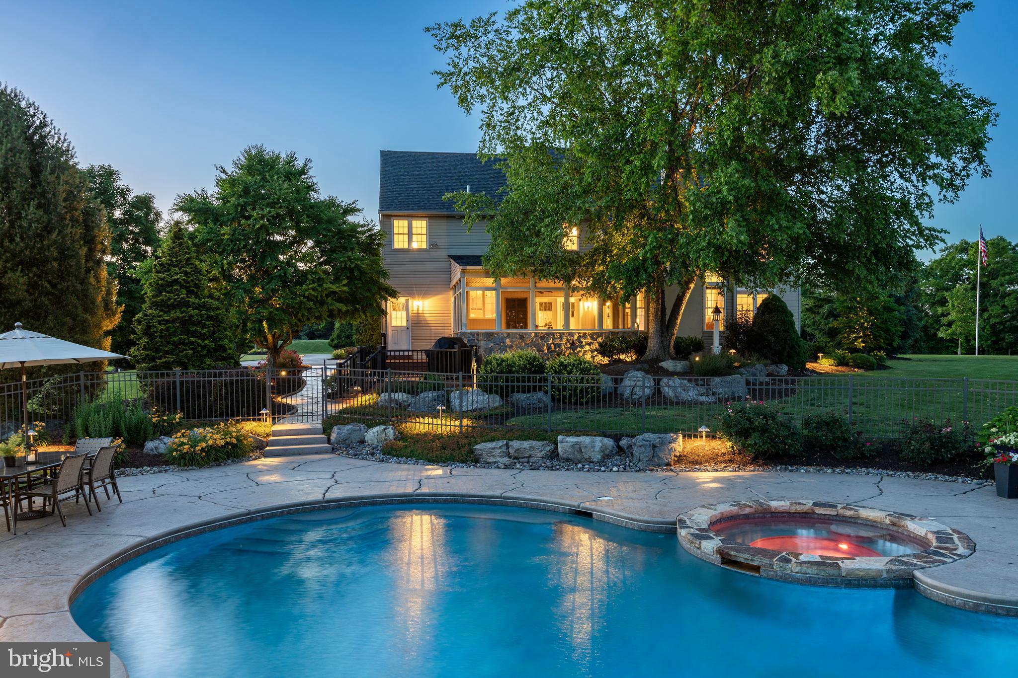 EAGLES PEAK - Residential