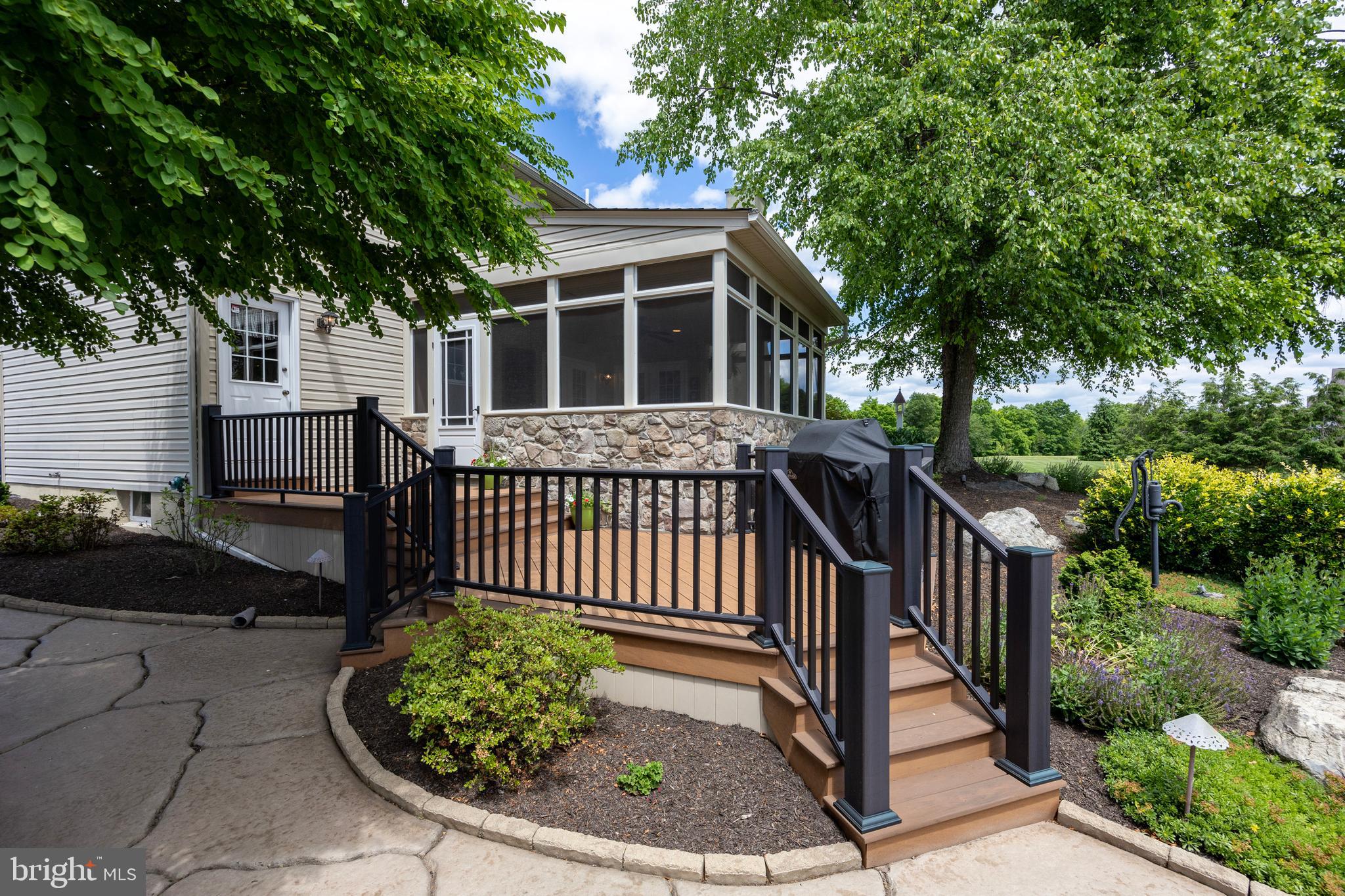 EAGLES PEAK - Residential