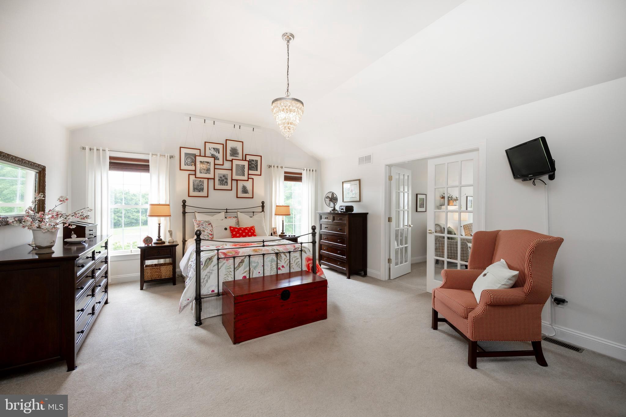 EAGLES PEAK - Residential