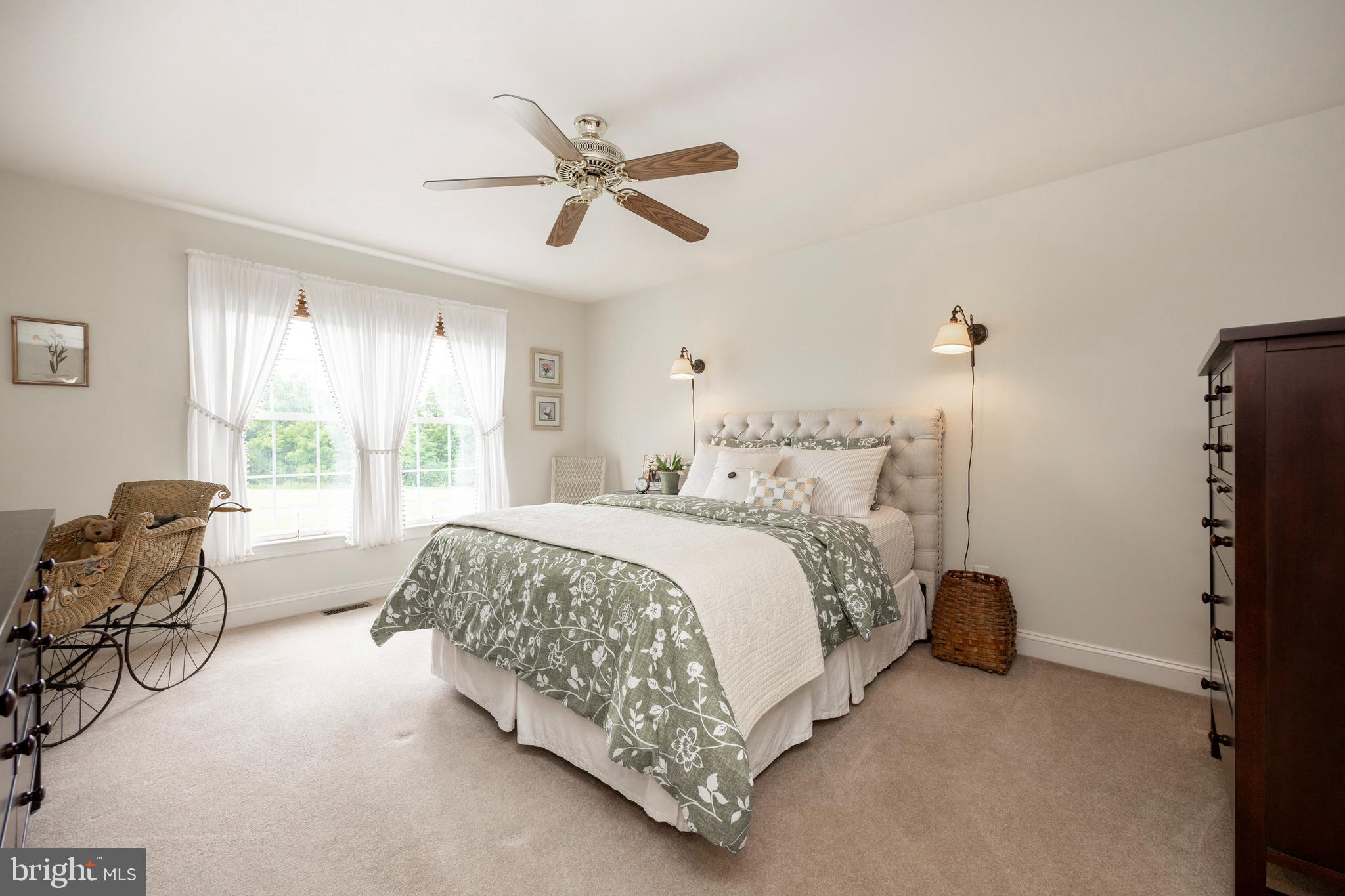 EAGLES PEAK - Residential