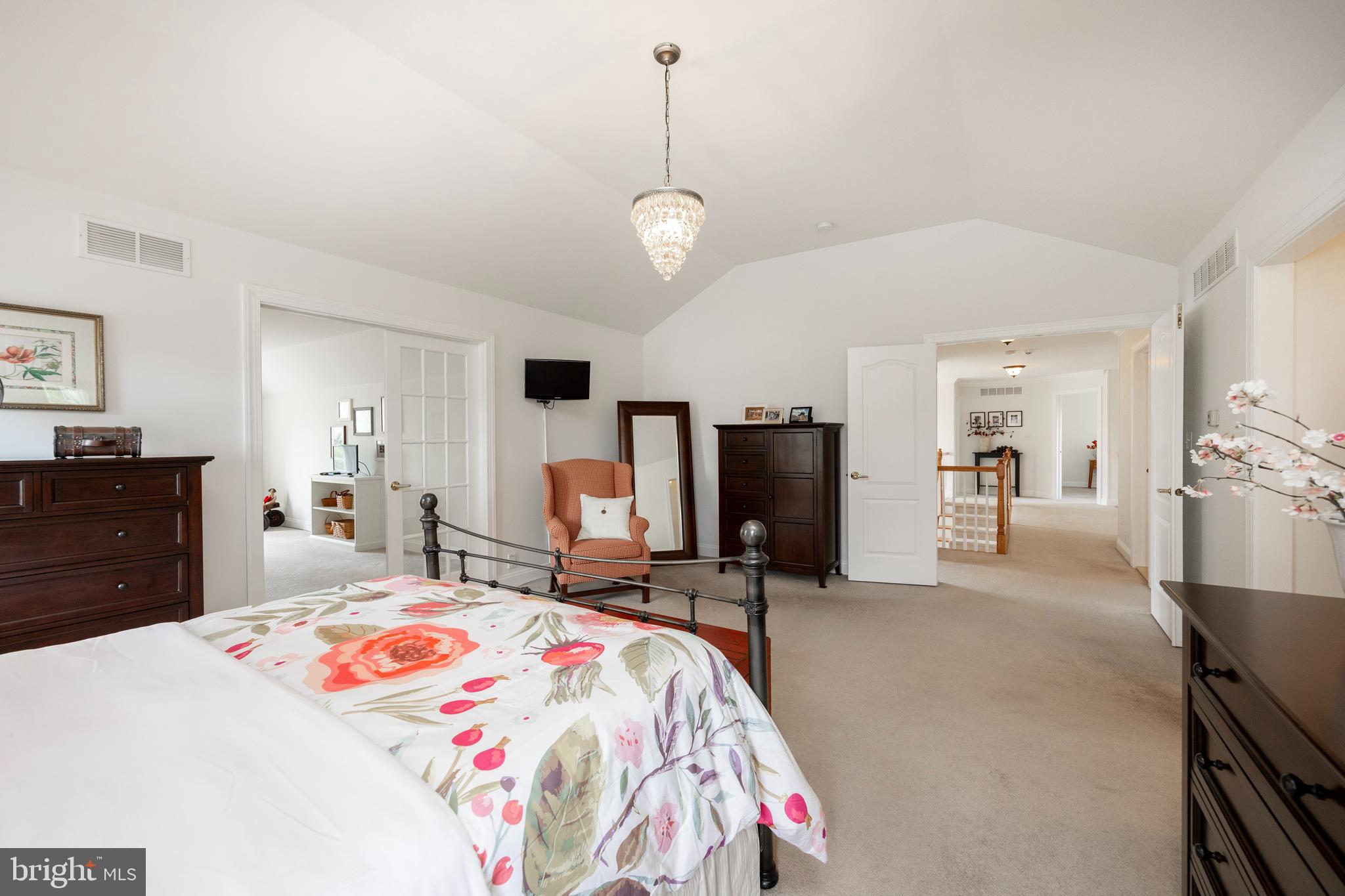 EAGLES PEAK - Residential