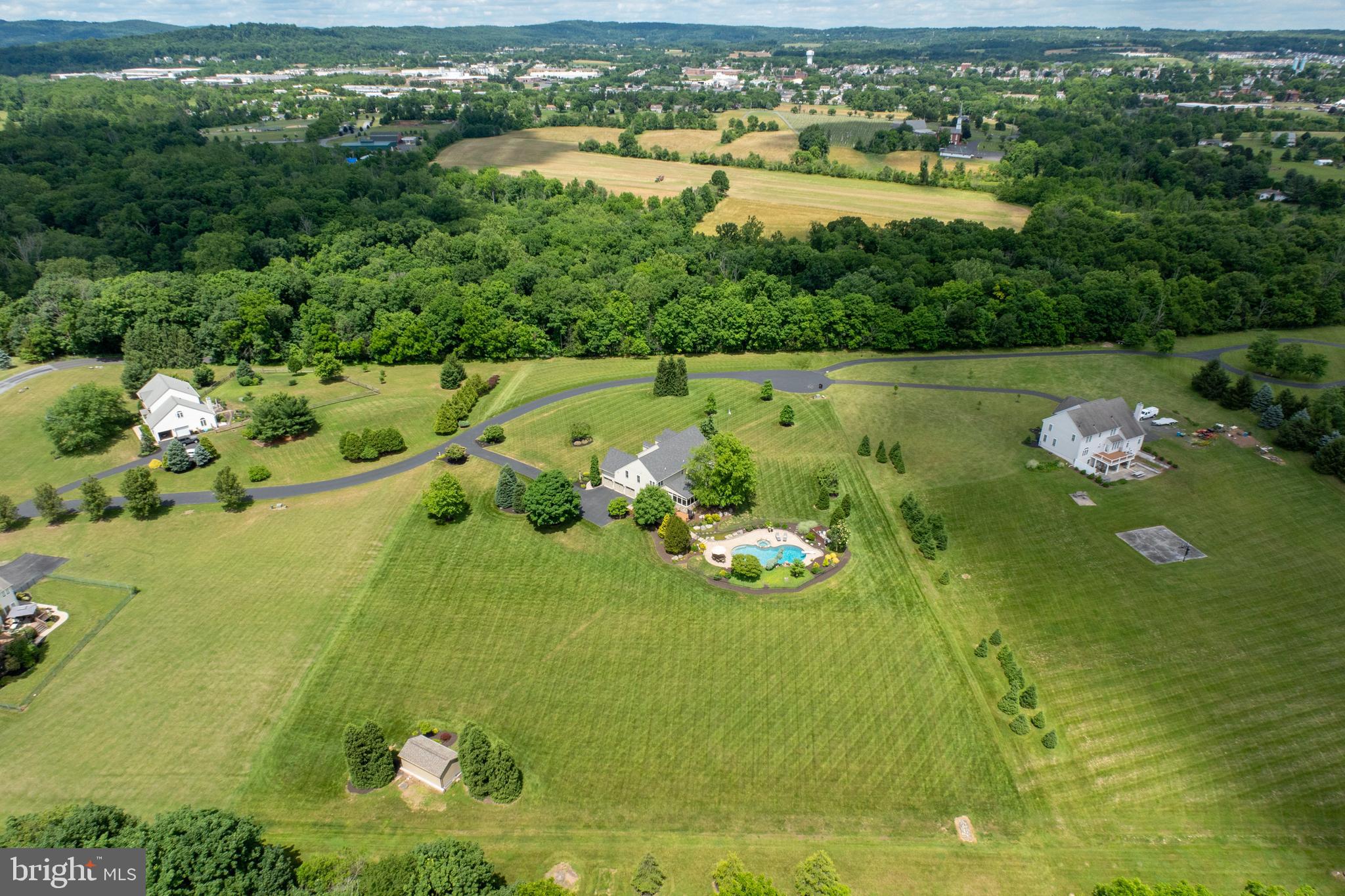 EAGLES PEAK - Residential