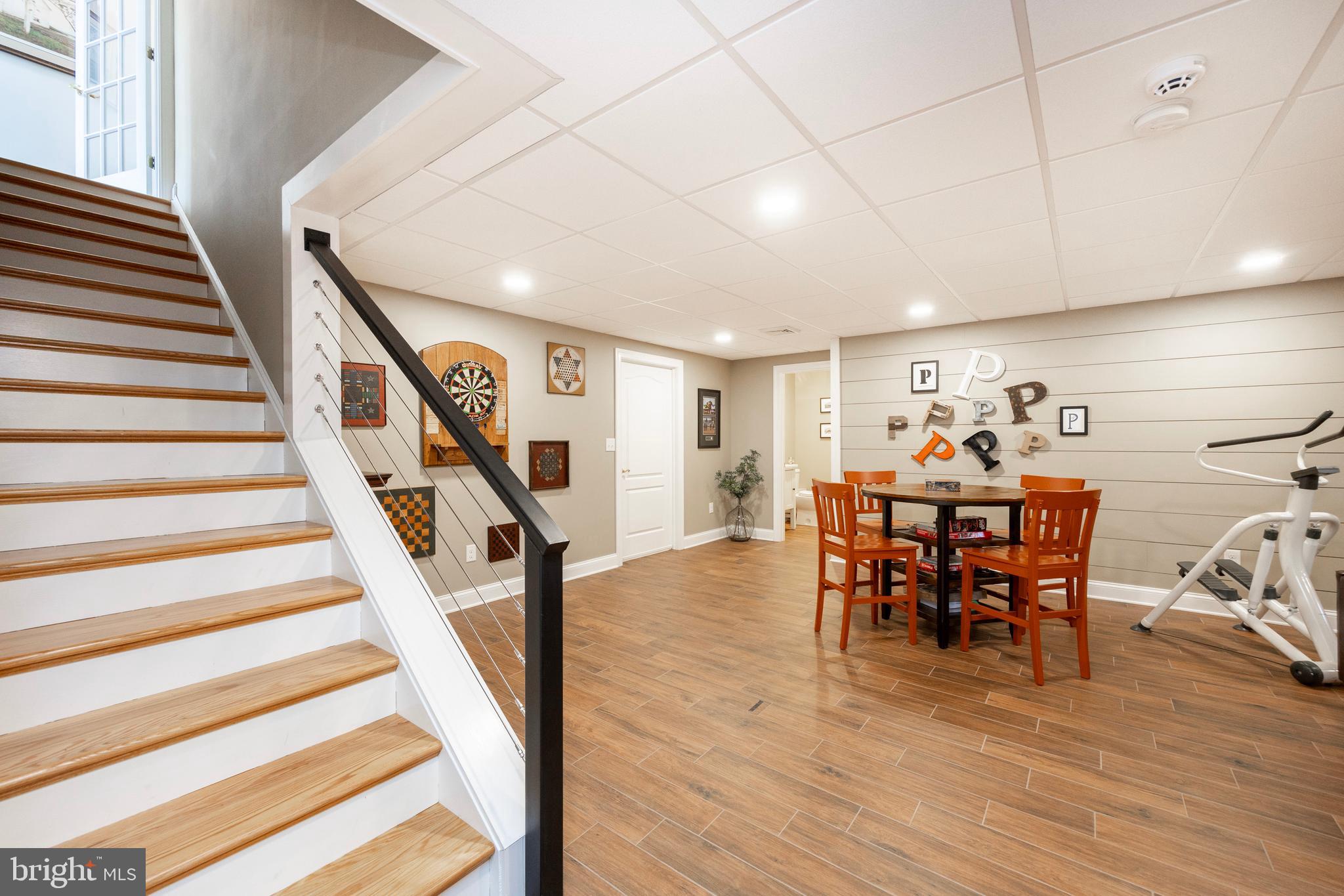 EAGLES PEAK - Residential