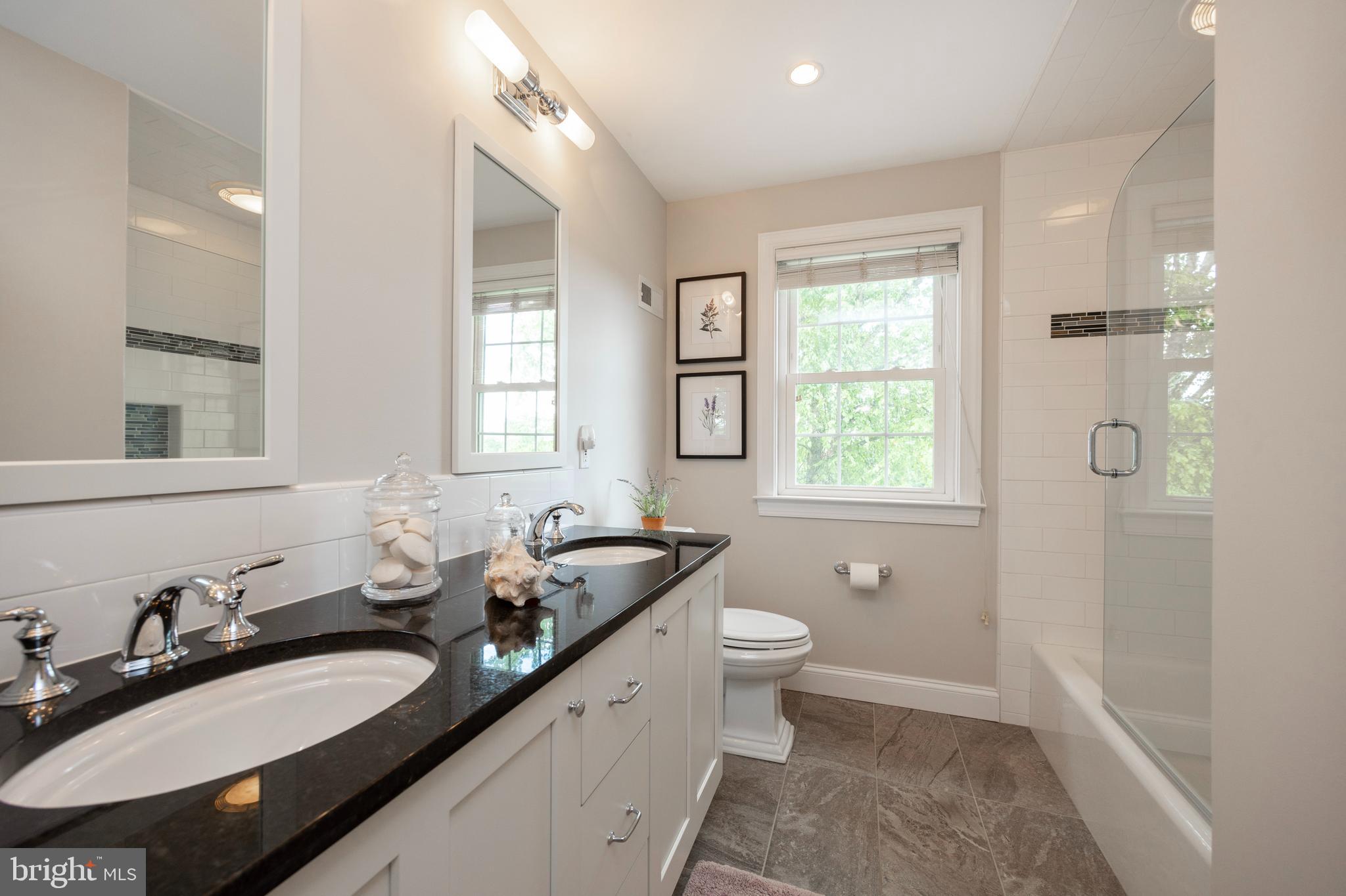 EAGLES PEAK - Residential