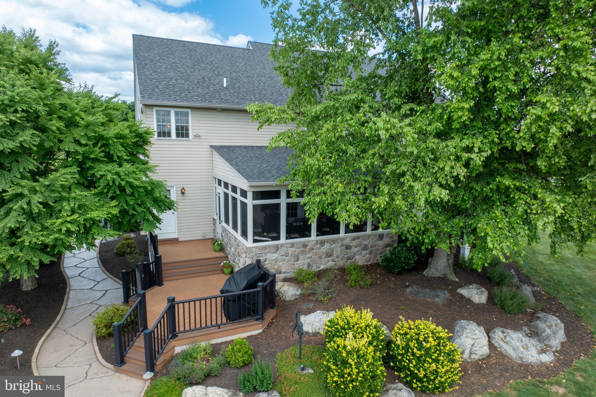 EAGLES PEAK - Residential