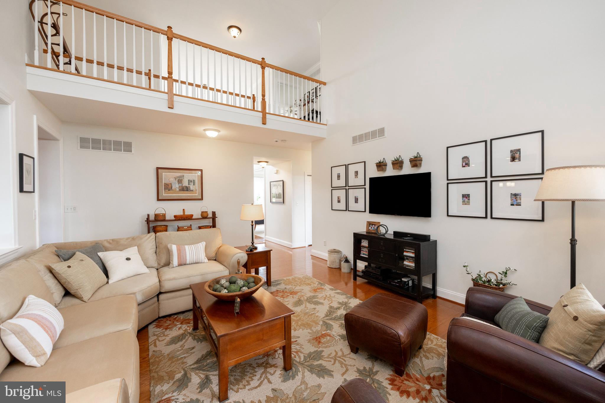 EAGLES PEAK - Residential