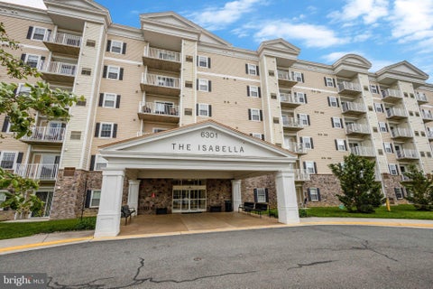 Photo of 6301 Edsall Road #122, ALEXANDRIA, VA 22312 (MLS # VAFX2344318)