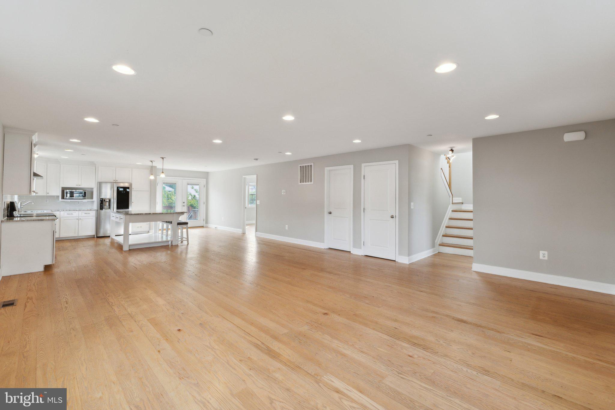 WHITE HOUSE HEIGHTS - Residential