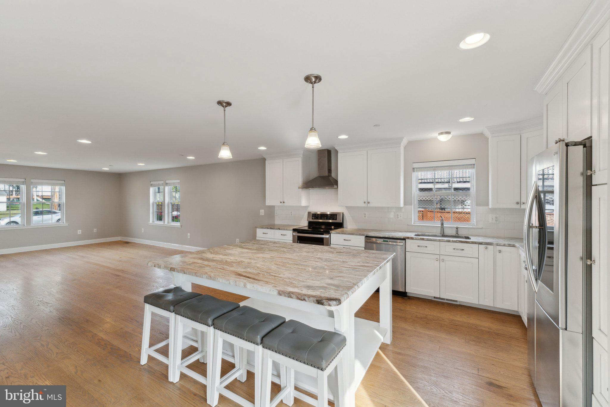 WHITE HOUSE HEIGHTS - Residential