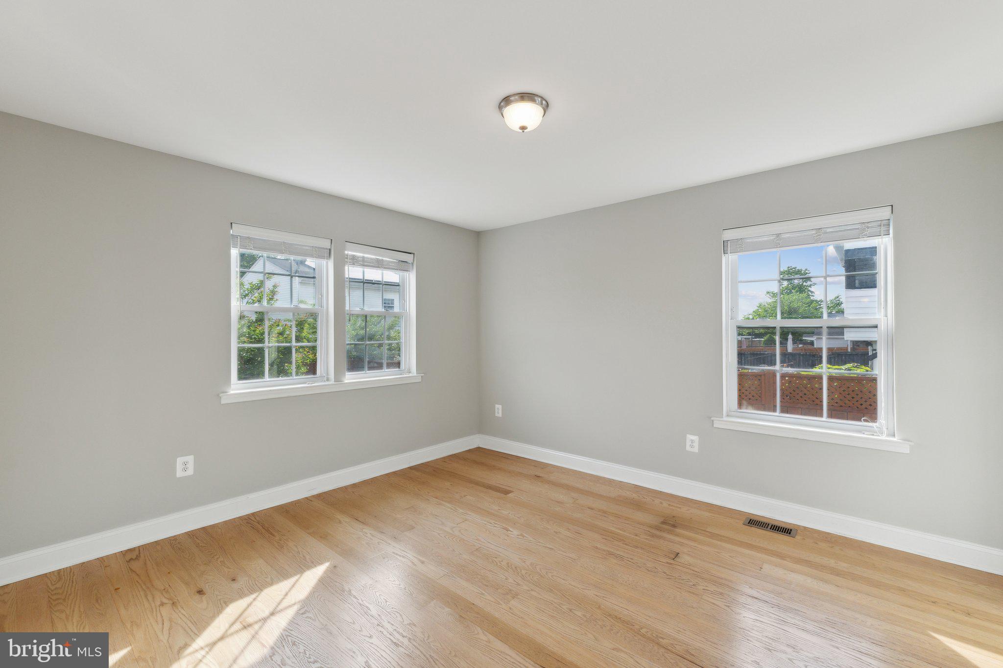 WHITE HOUSE HEIGHTS - Residential