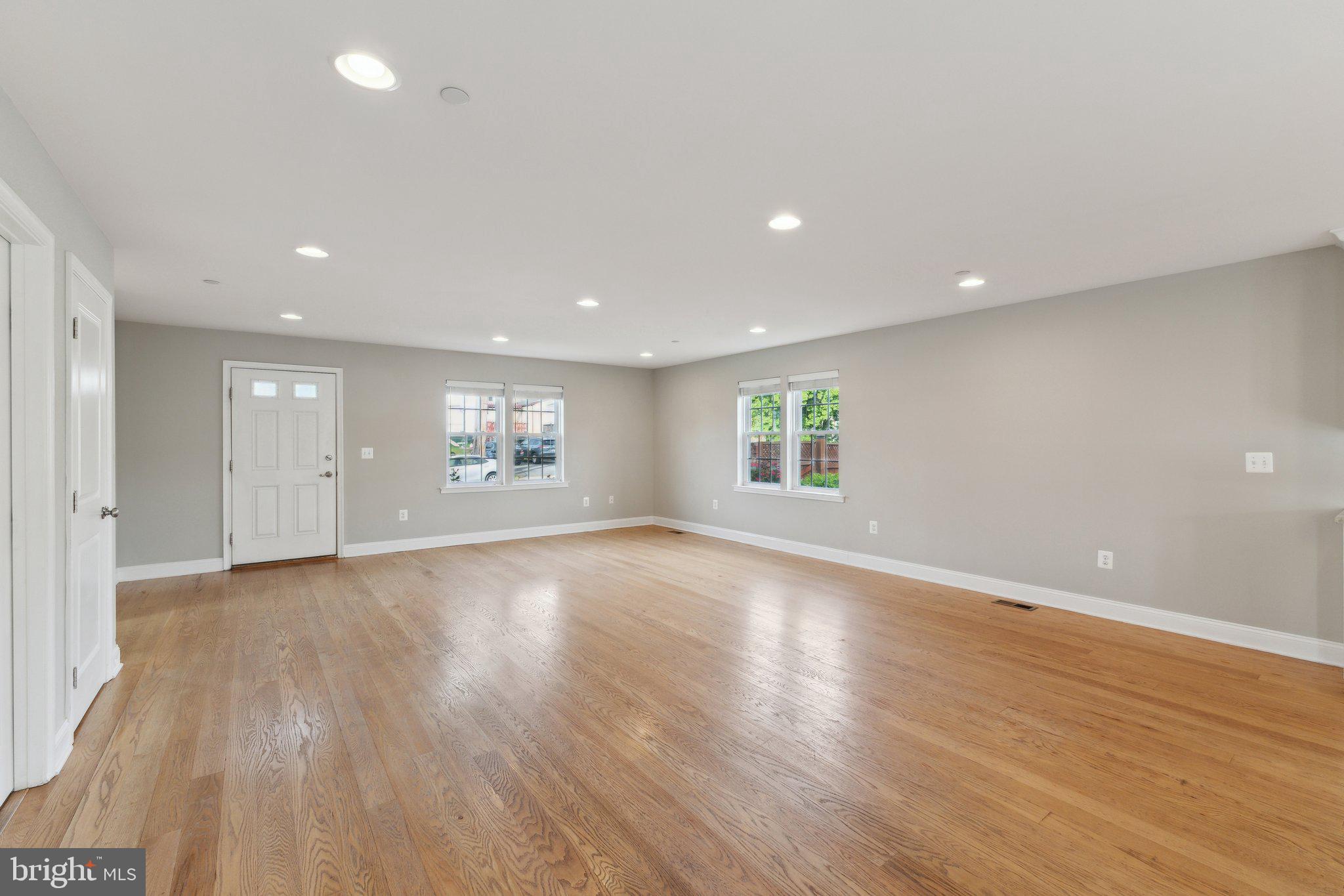 WHITE HOUSE HEIGHTS - Residential