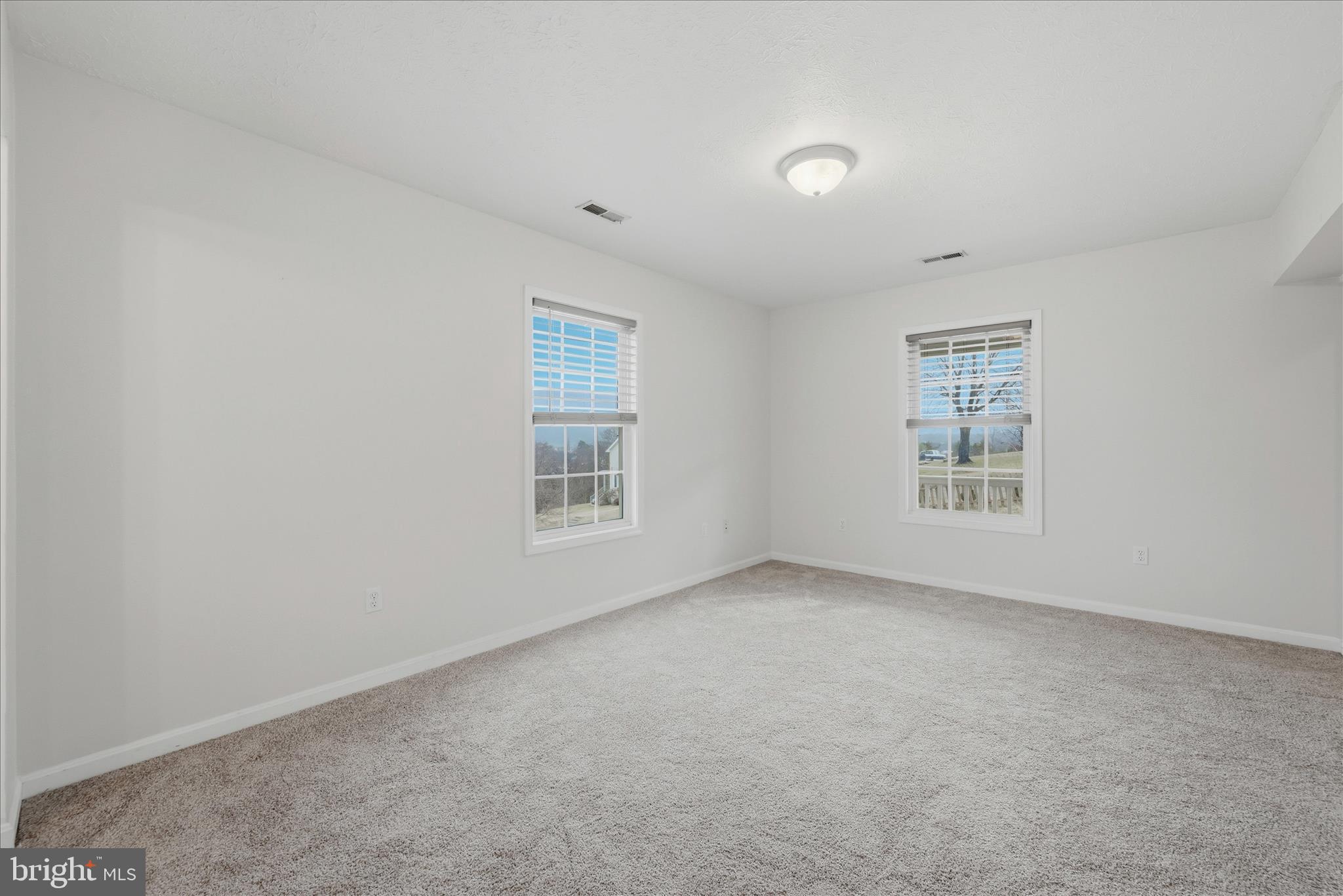 TOWN OF STRASBURG - Residential