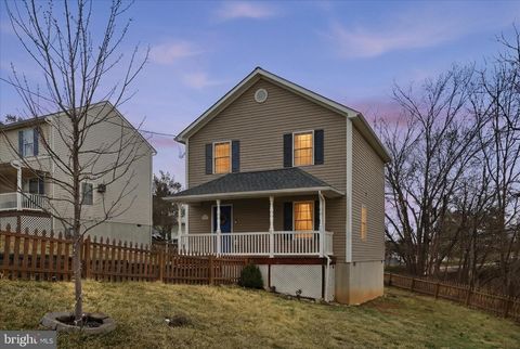322 ALSBERRY STREET STRASBURG VA 22657