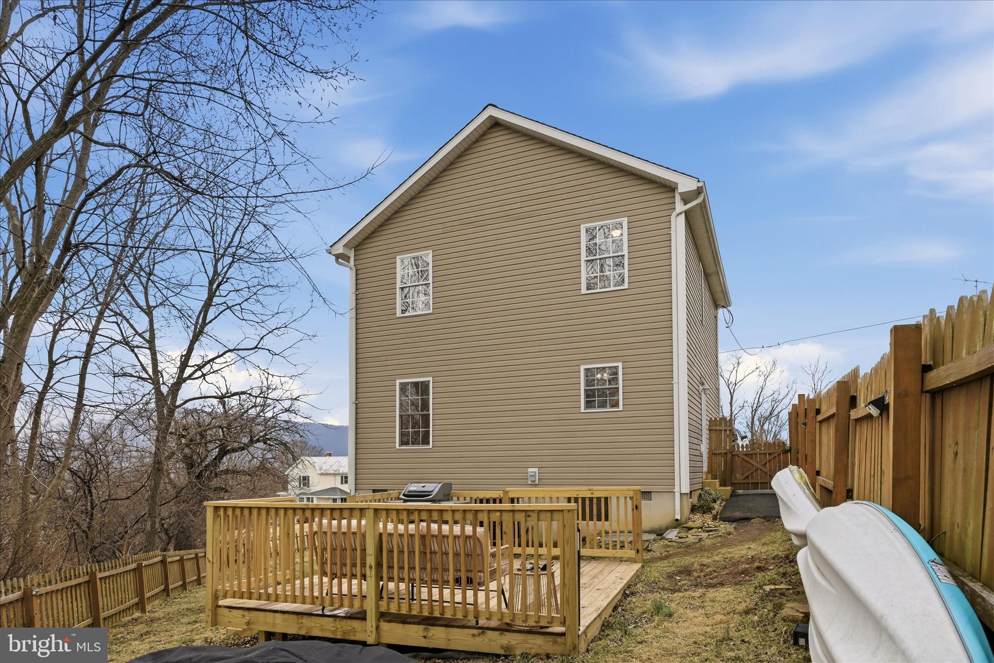 TOWN OF STRASBURG - Residential