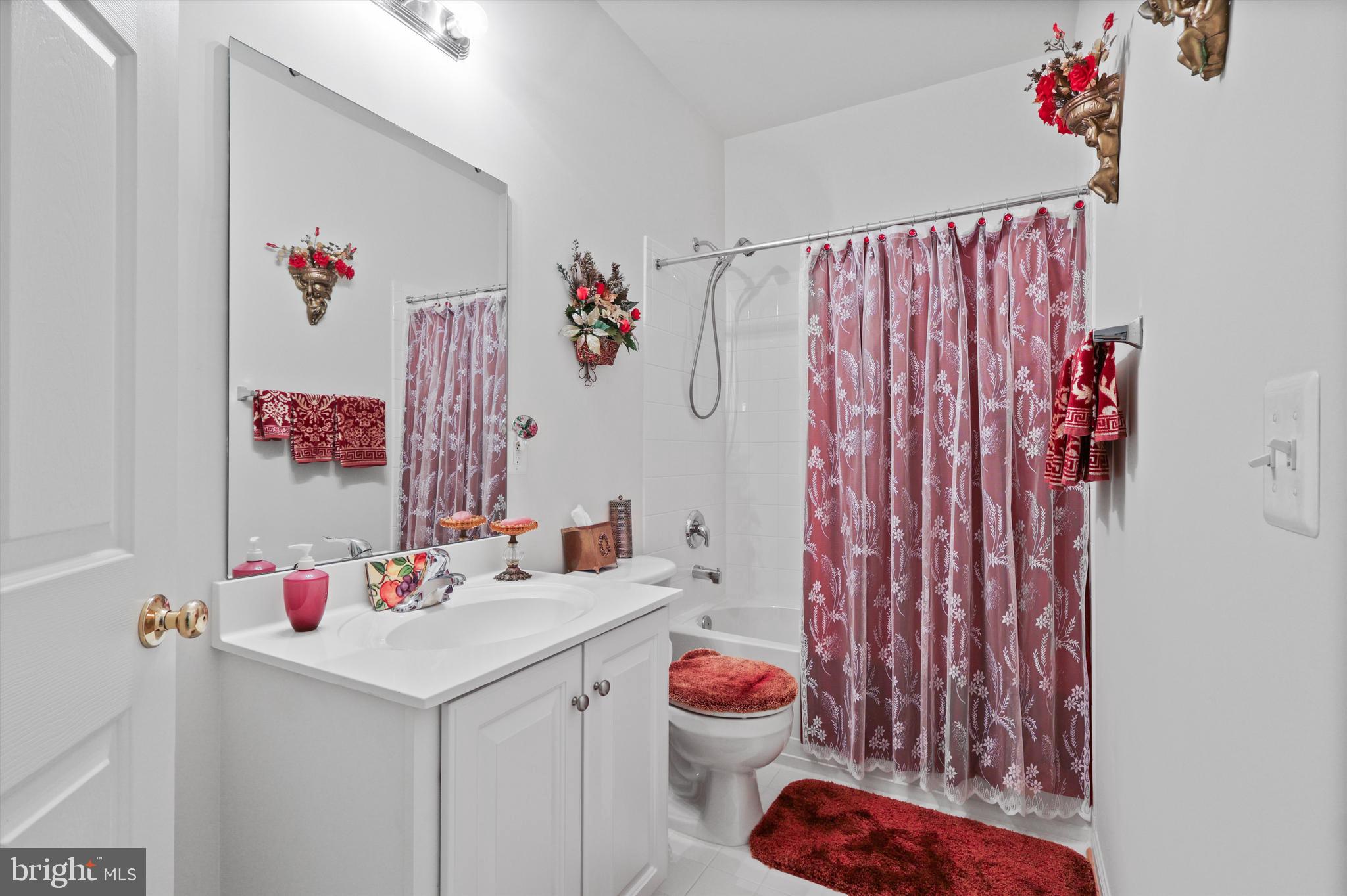 VIRGINIA HERITAGE AT LEE'S PARK - Residential