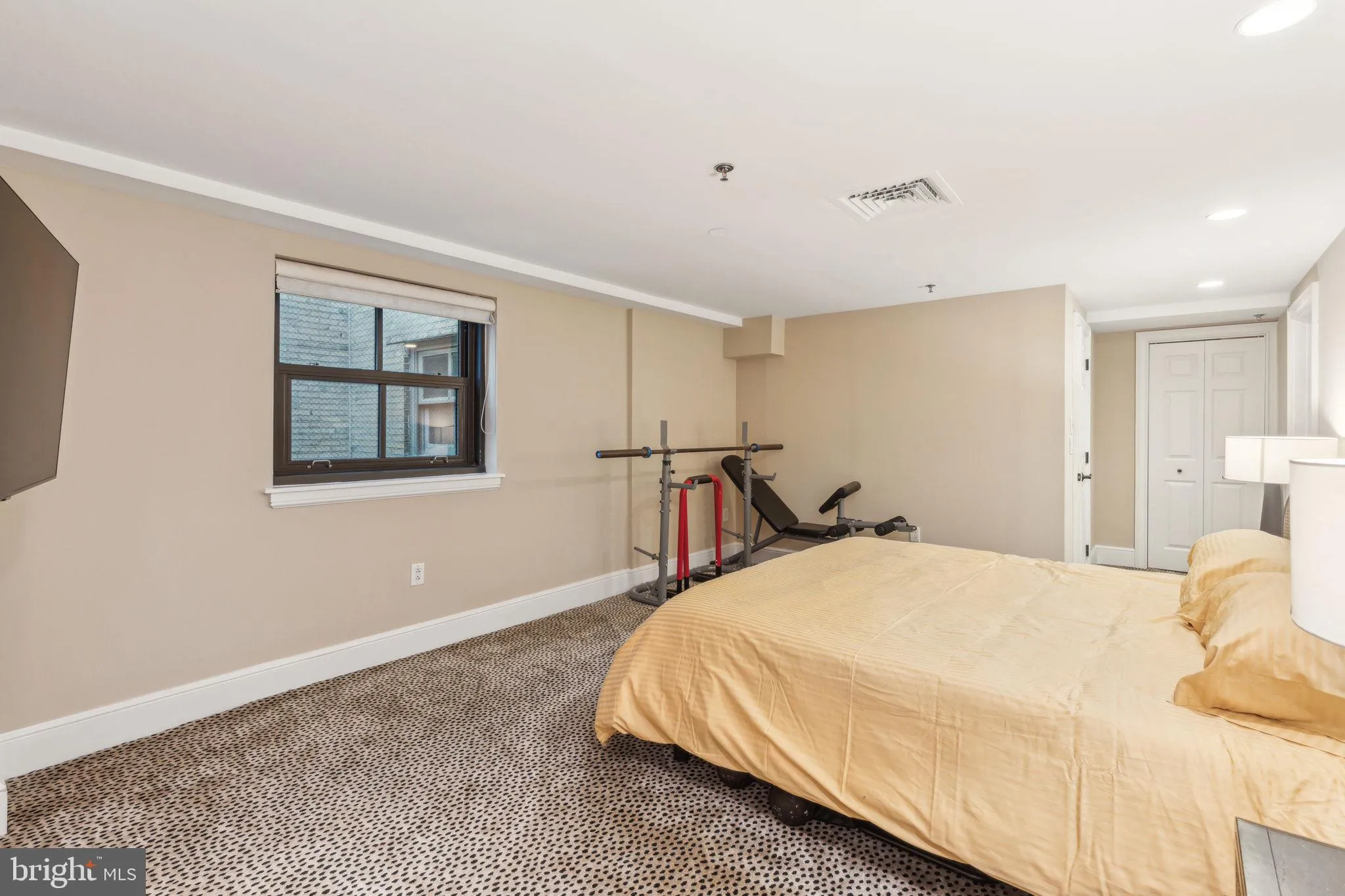 Philadelphia, Pennsylvania 19102, United States, 2 Bedrooms Bedrooms, ,3 BathroomsBathrooms,Residential,Active,215164