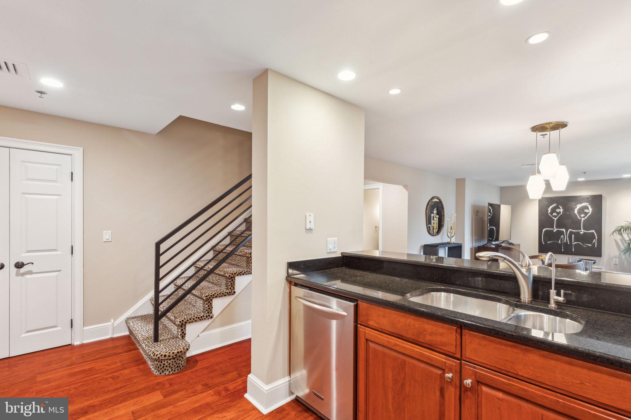 AVENUE OF THE ARTS - Residential