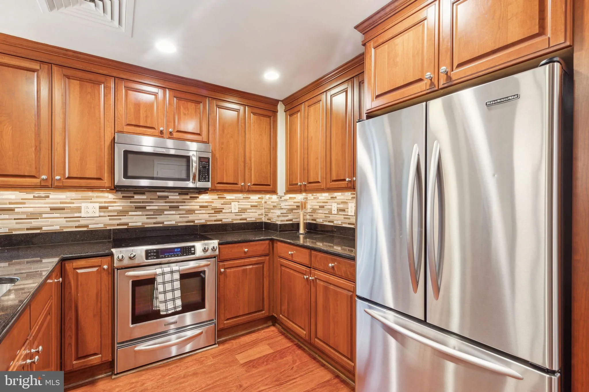 Philadelphia, Pennsylvania 19102, United States, 2 Bedrooms Bedrooms, ,3 BathroomsBathrooms,Residential,Active,215164