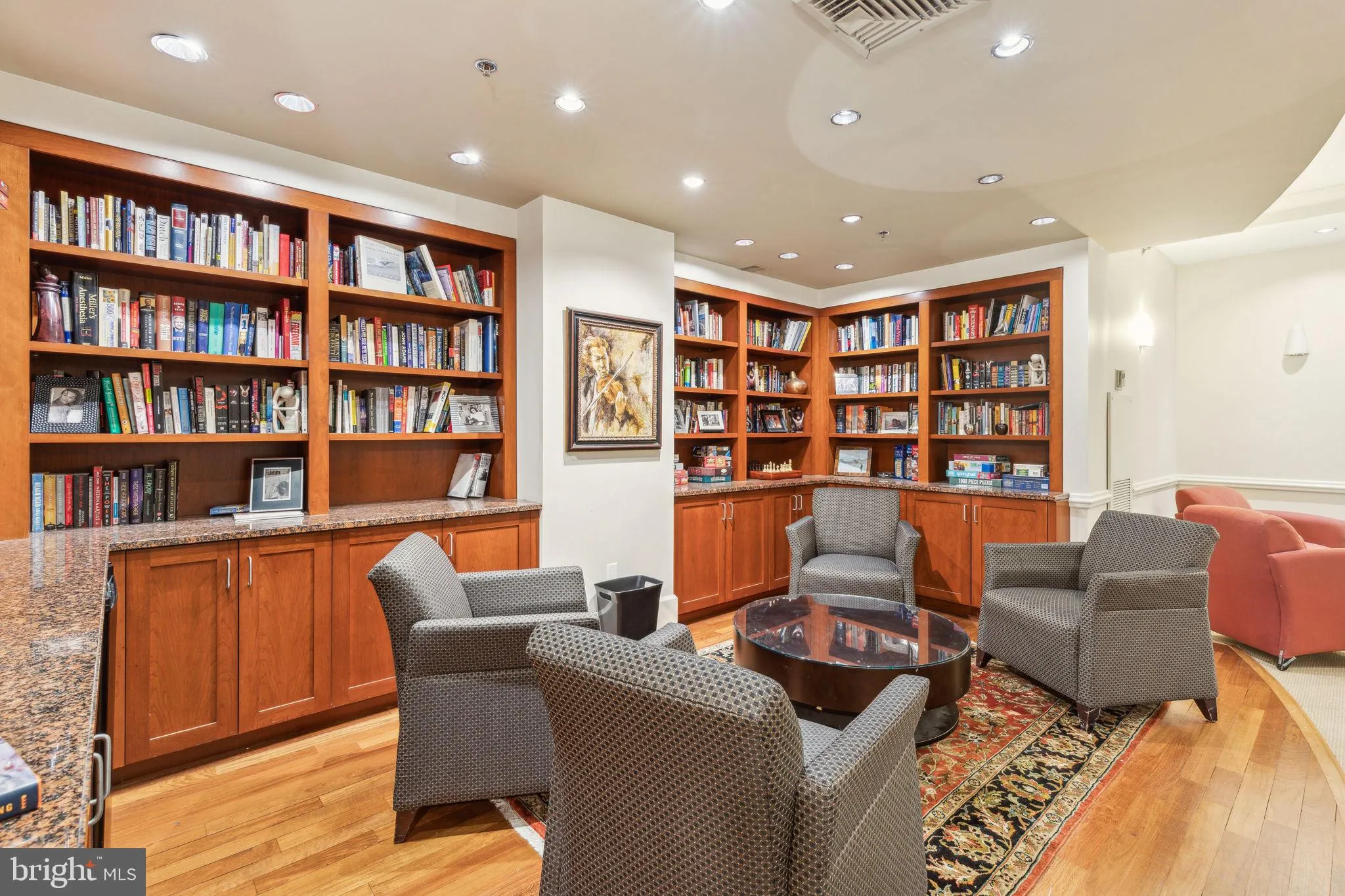 Philadelphia, Pennsylvania 19102, United States, 2 Bedrooms Bedrooms, ,3 BathroomsBathrooms,Residential,Active,215164