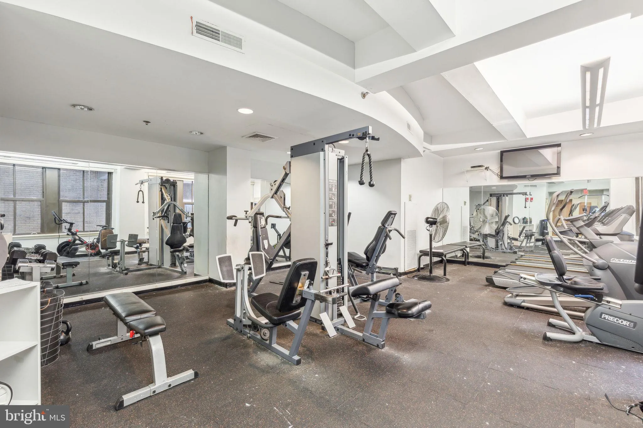 Philadelphia, Pennsylvania 19102, United States, 2 Bedrooms Bedrooms, ,3 BathroomsBathrooms,Residential,Active,215164