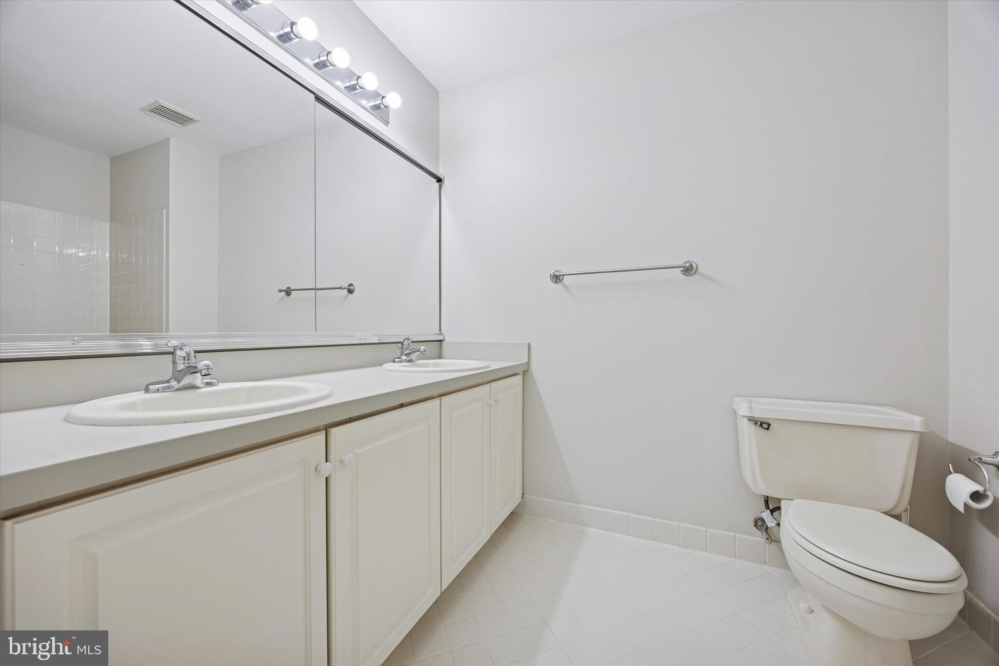 MAKEFIELD GLEN - Residential