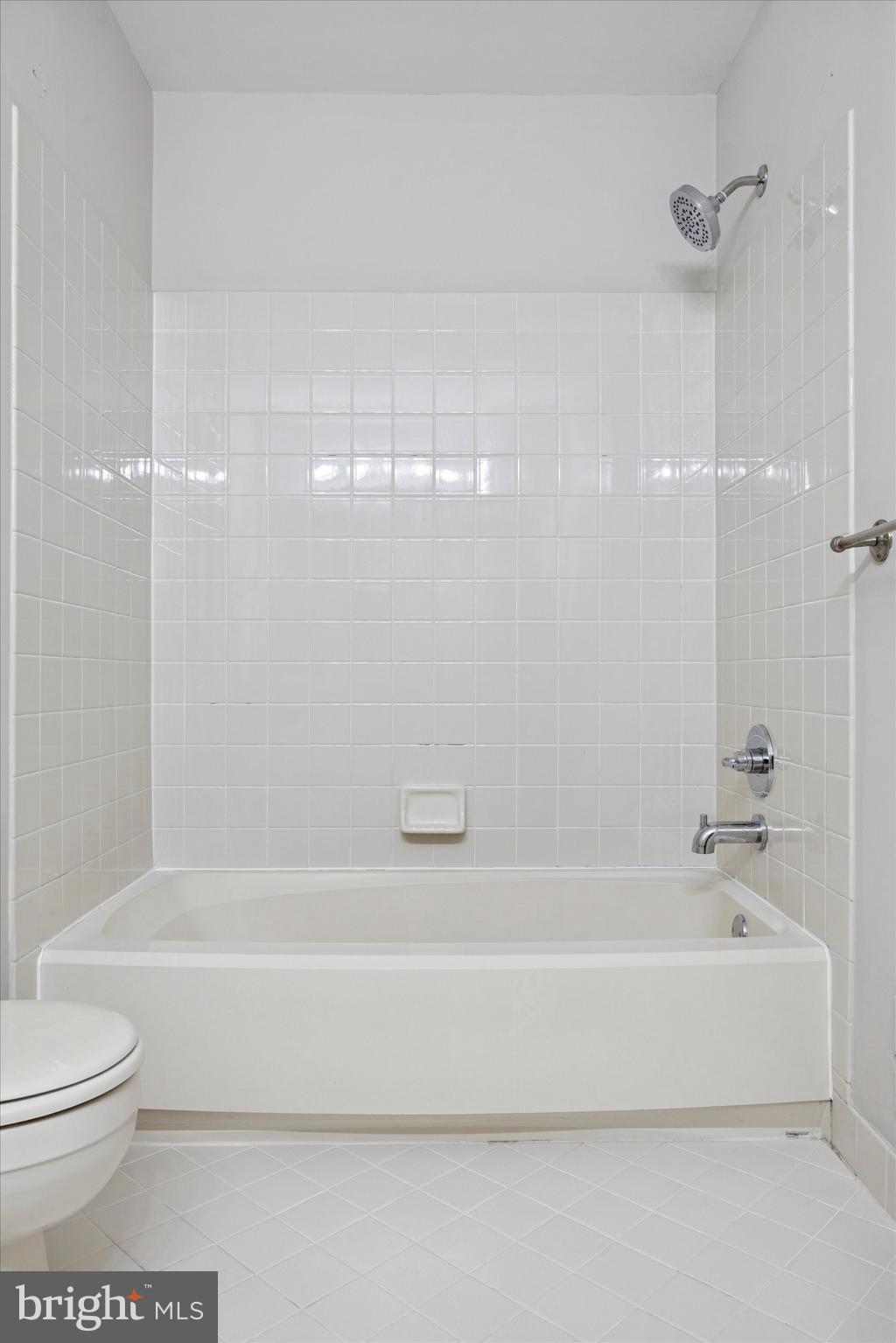 MAKEFIELD GLEN - Residential