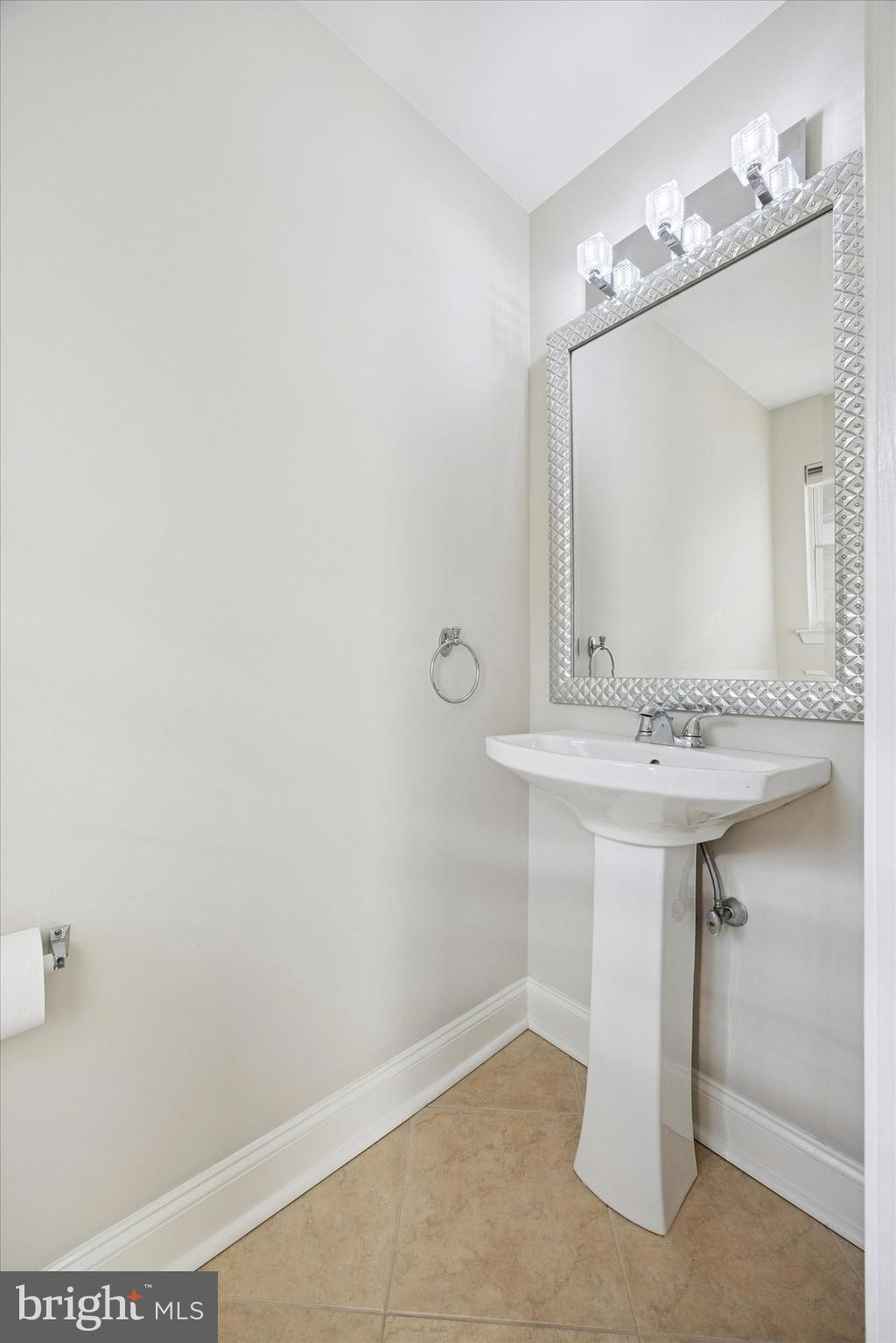 MAKEFIELD GLEN - Residential