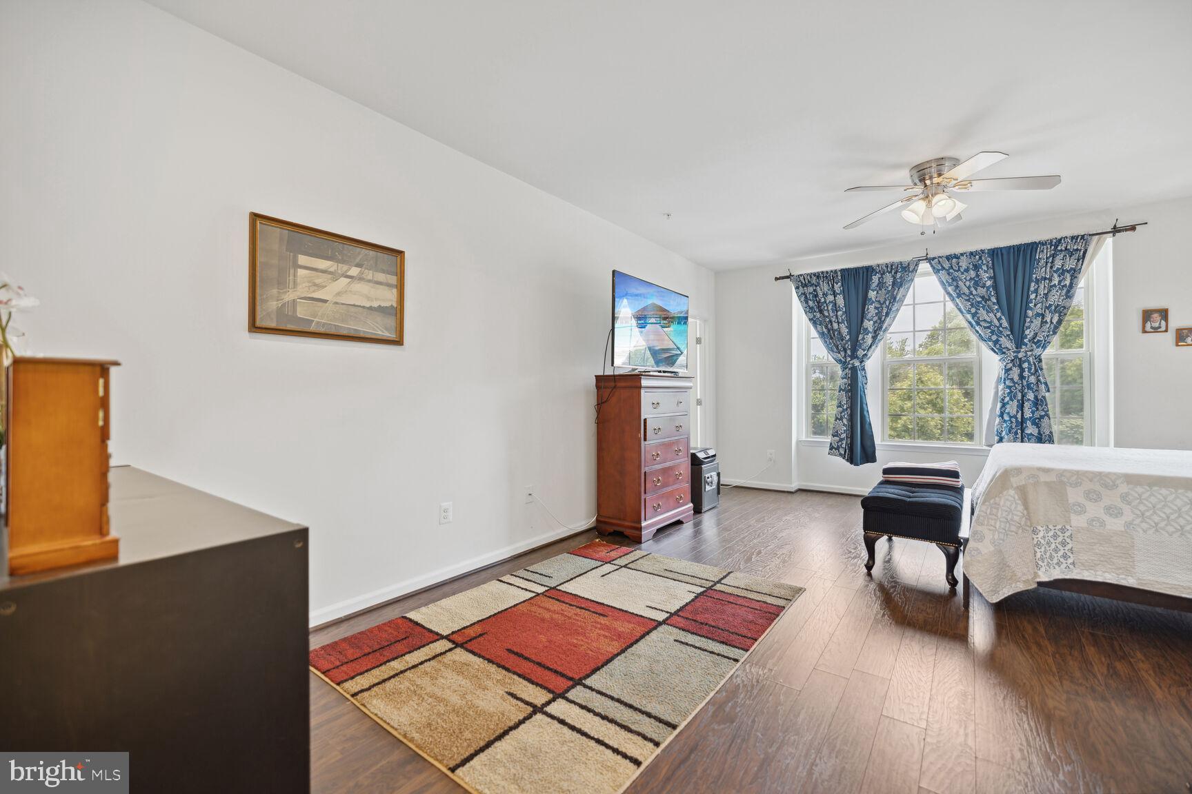 OAKDALE VILLAGE - Residential