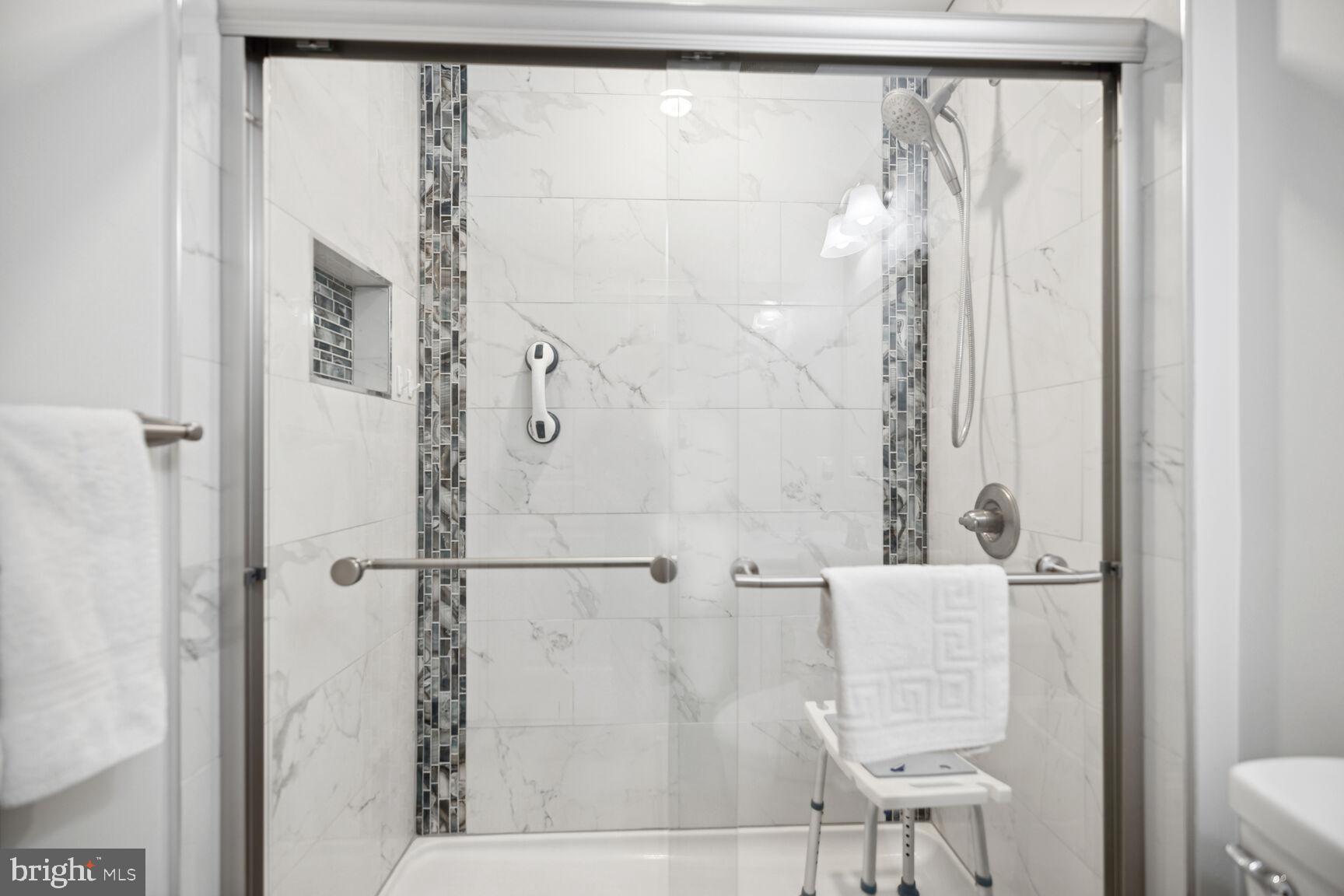 OAKDALE VILLAGE - Residential